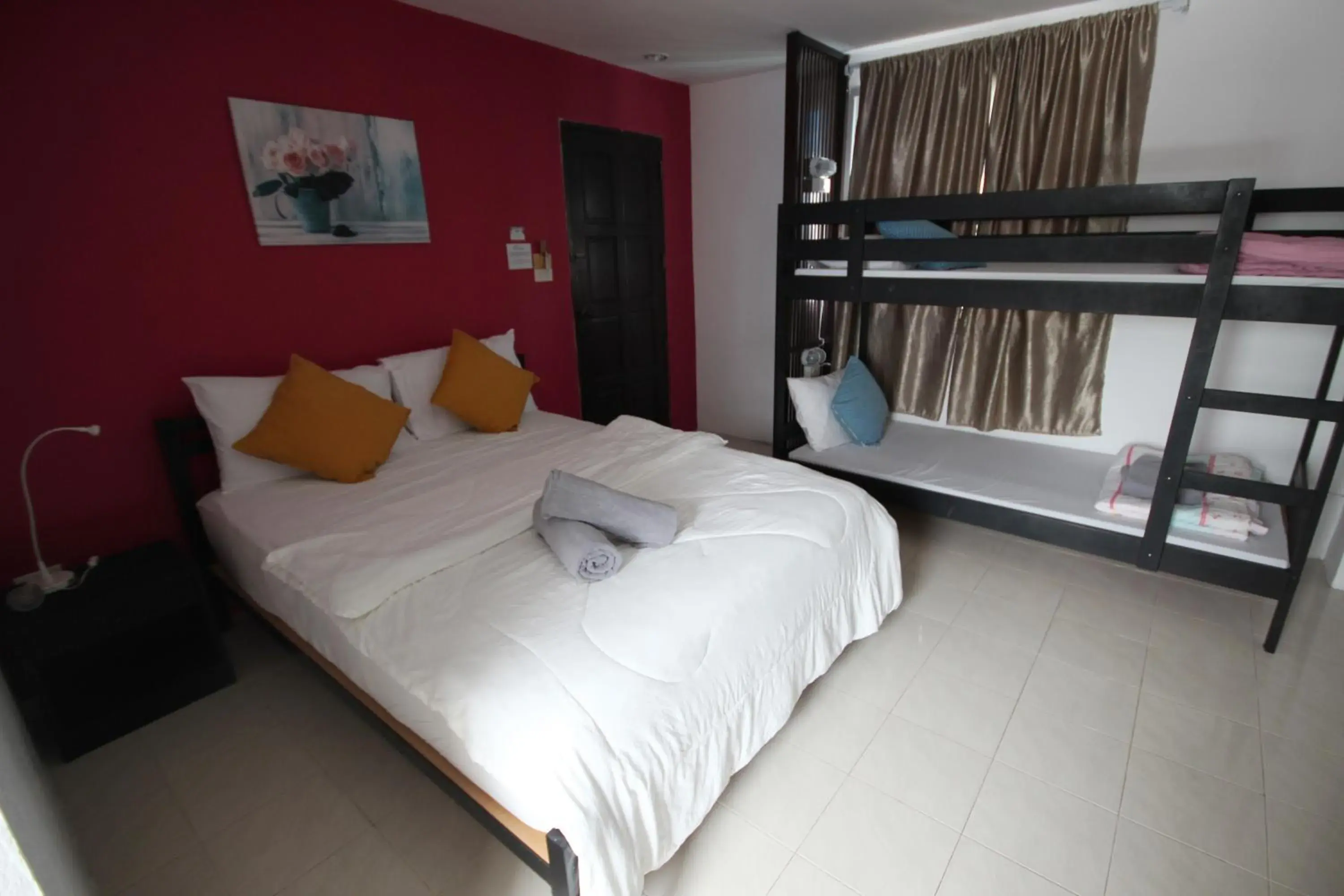 Family Room with Private Bathroom in Hua Hin Paradise Guesthouse Family Room with Private Bathroom in Hua Hin Paradise Guesthouse