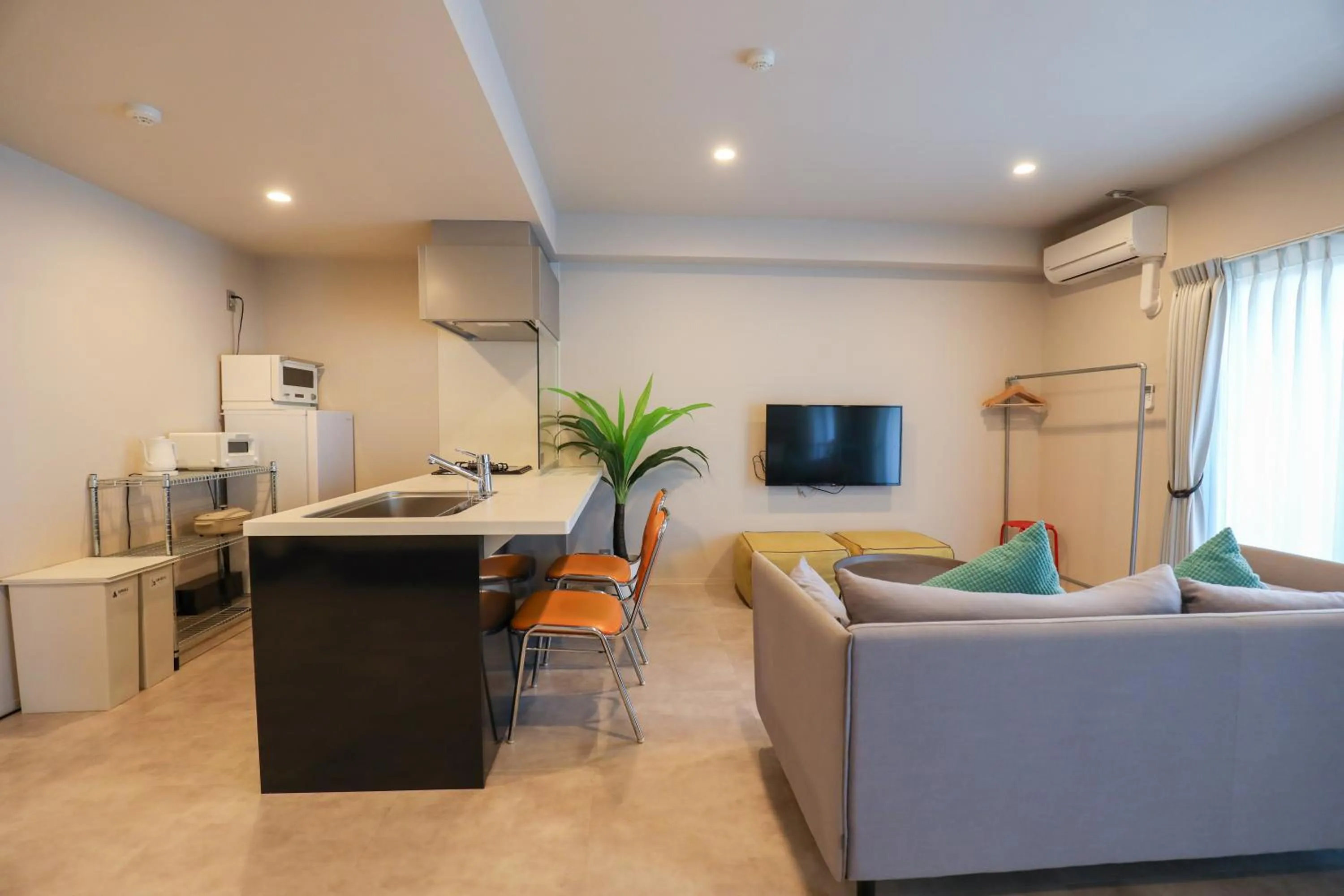 TV and multimedia in HOTEL SO SUMIYOSHi ホテルソウ博多住吉