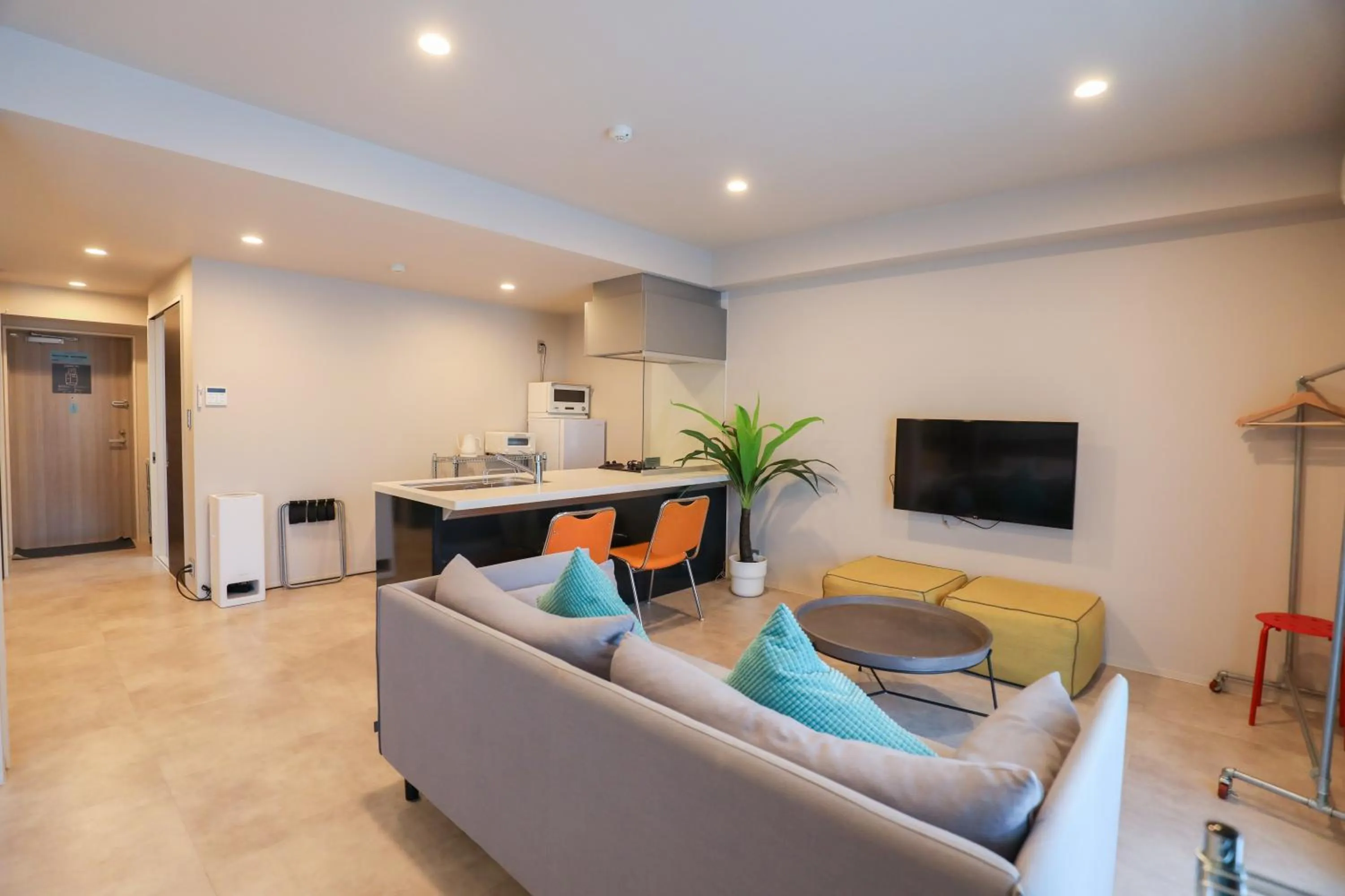 TV and multimedia in HOTEL SO SUMIYOSHi ホテルソウ博多住吉