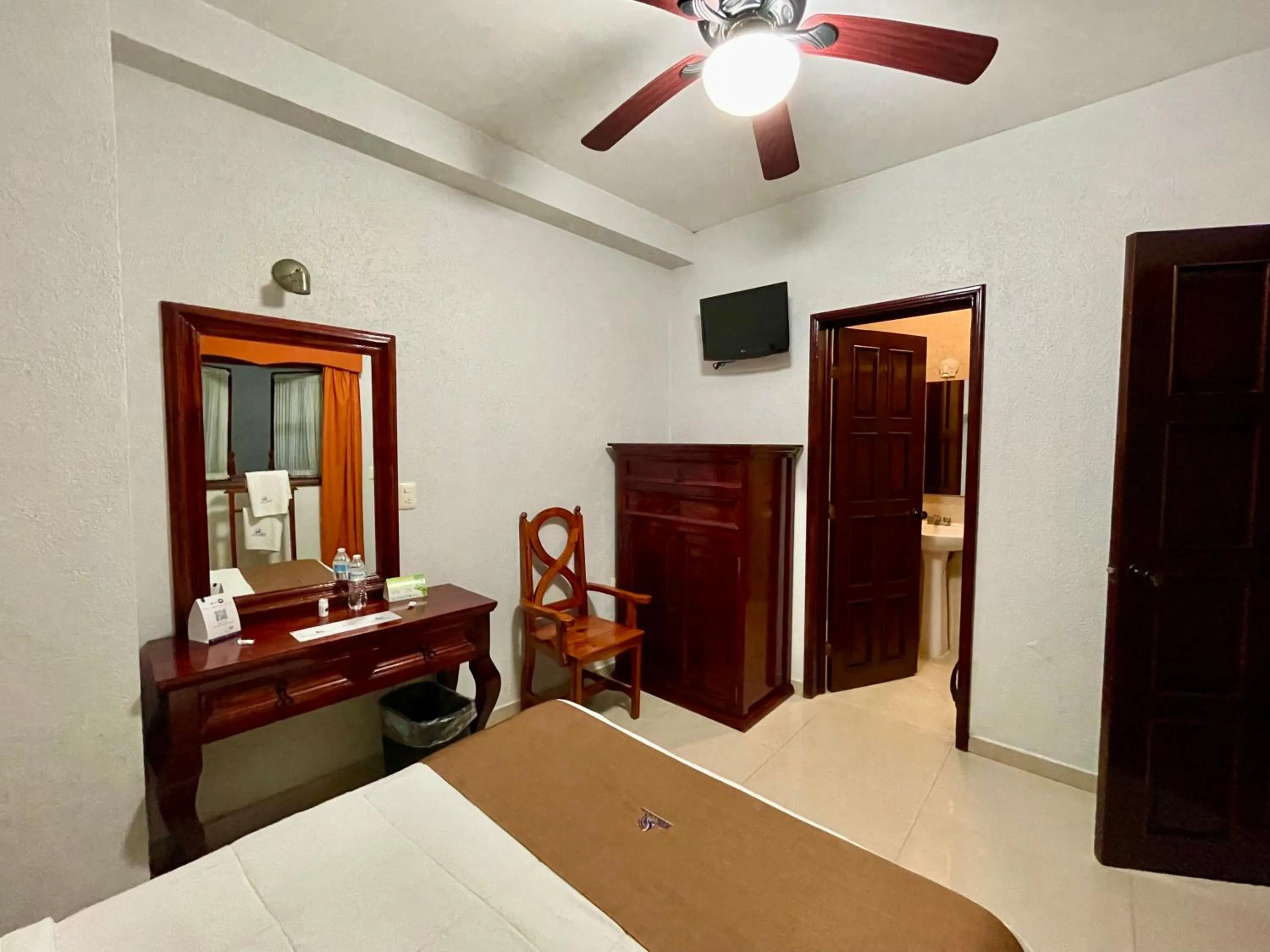 Bed in Hotel Puebla Plaza