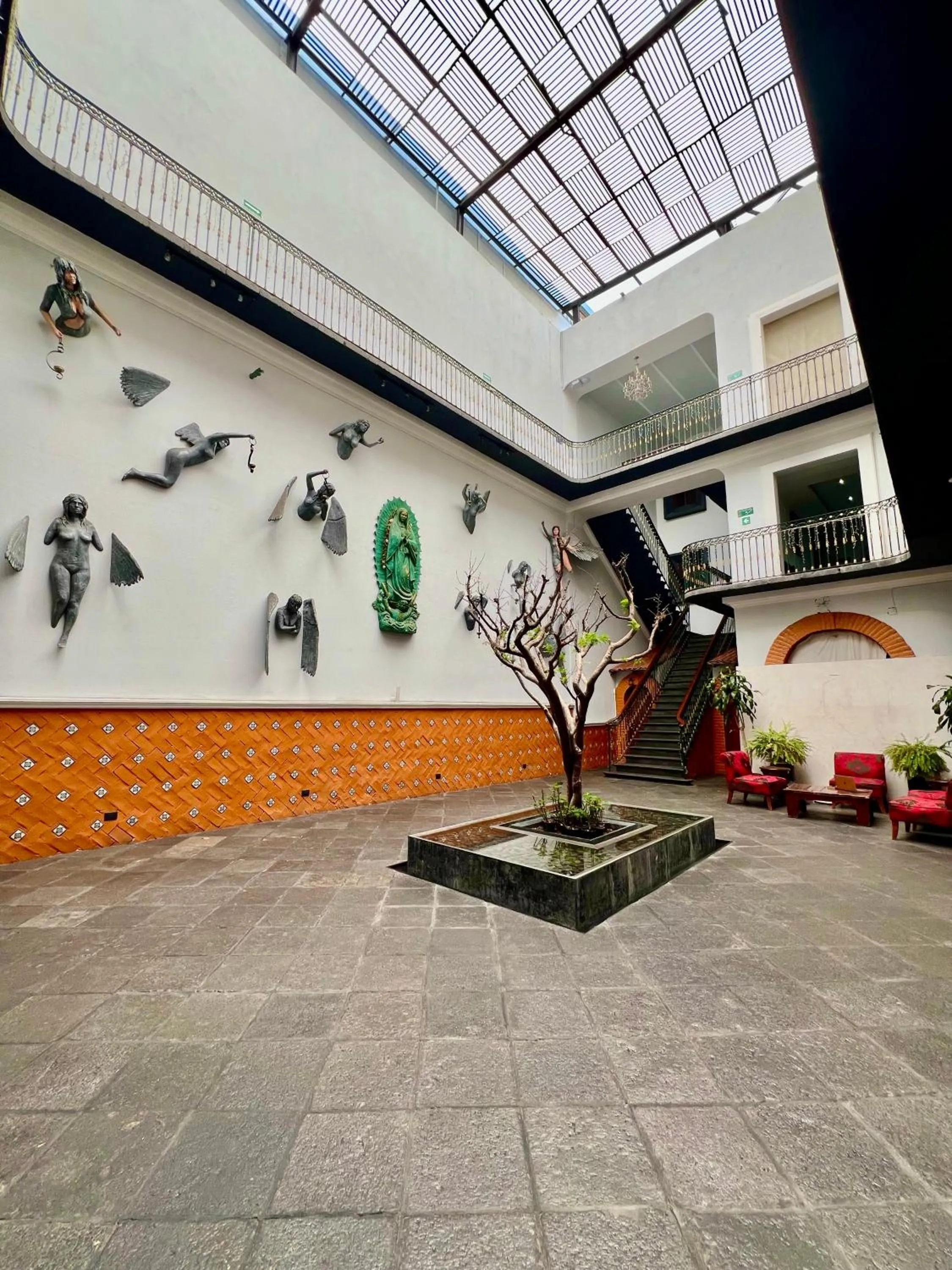 Patio in Hotel Puebla Plaza