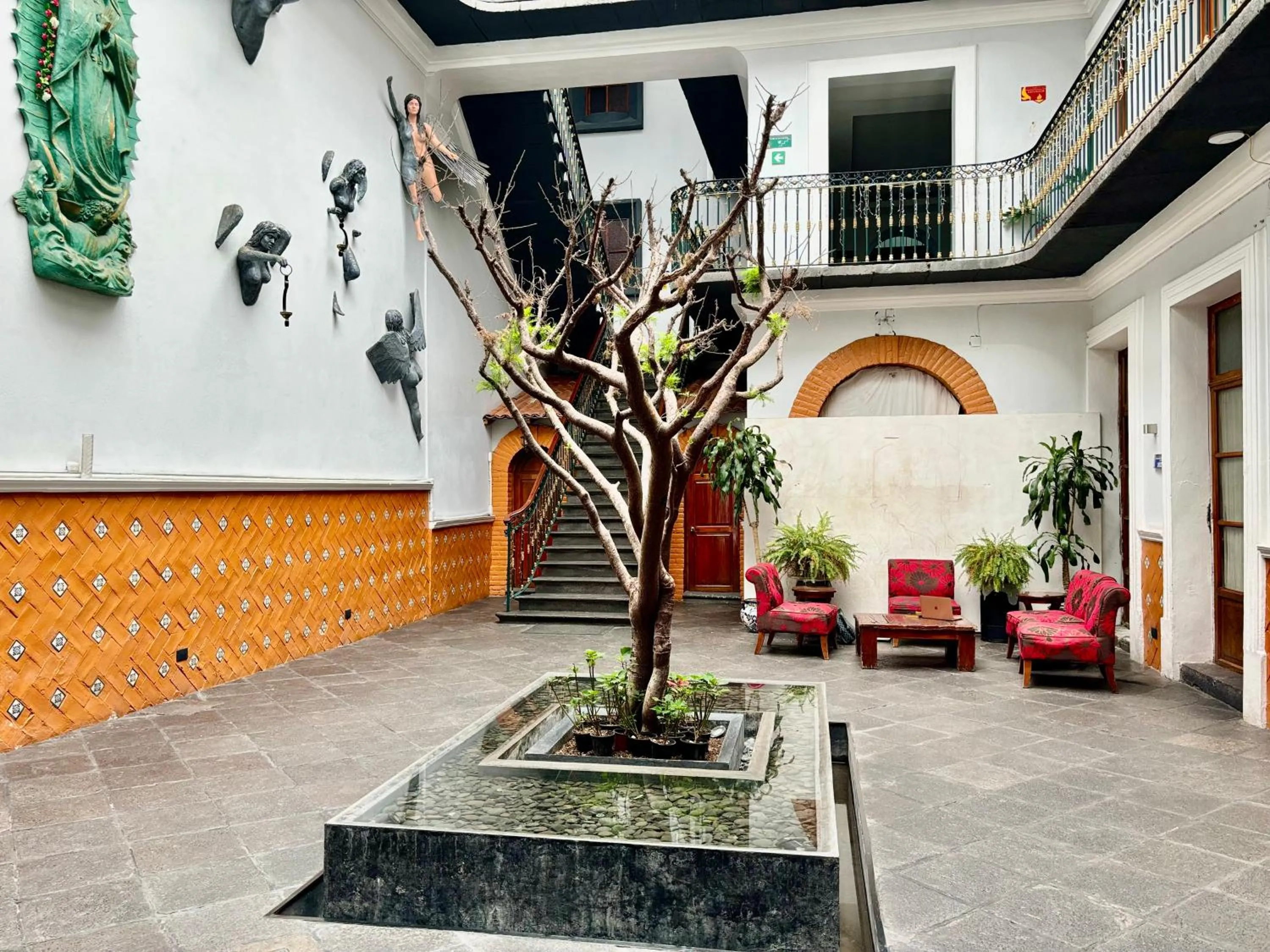 Living room in Hotel Puebla Plaza