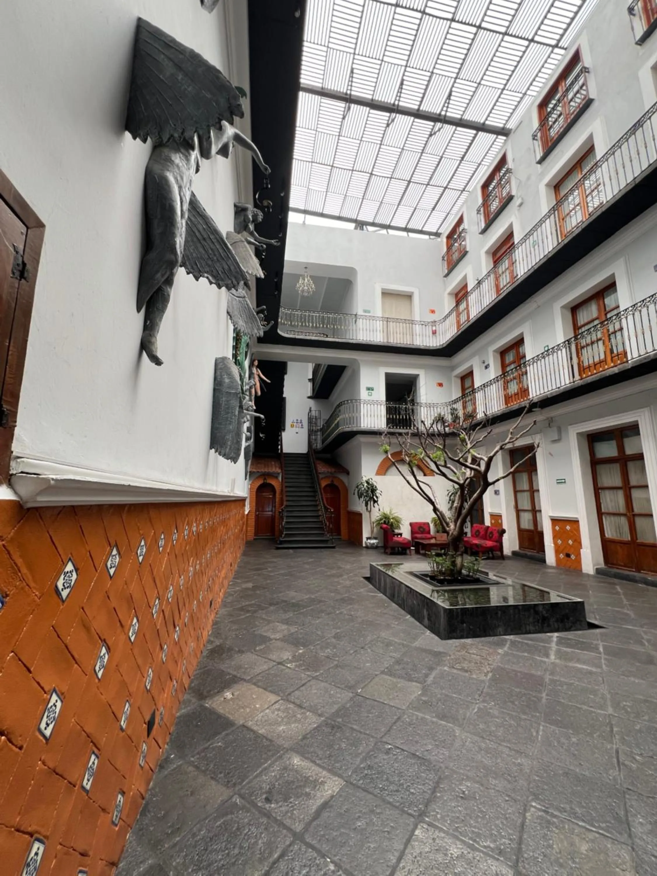 Patio in Hotel Puebla Plaza