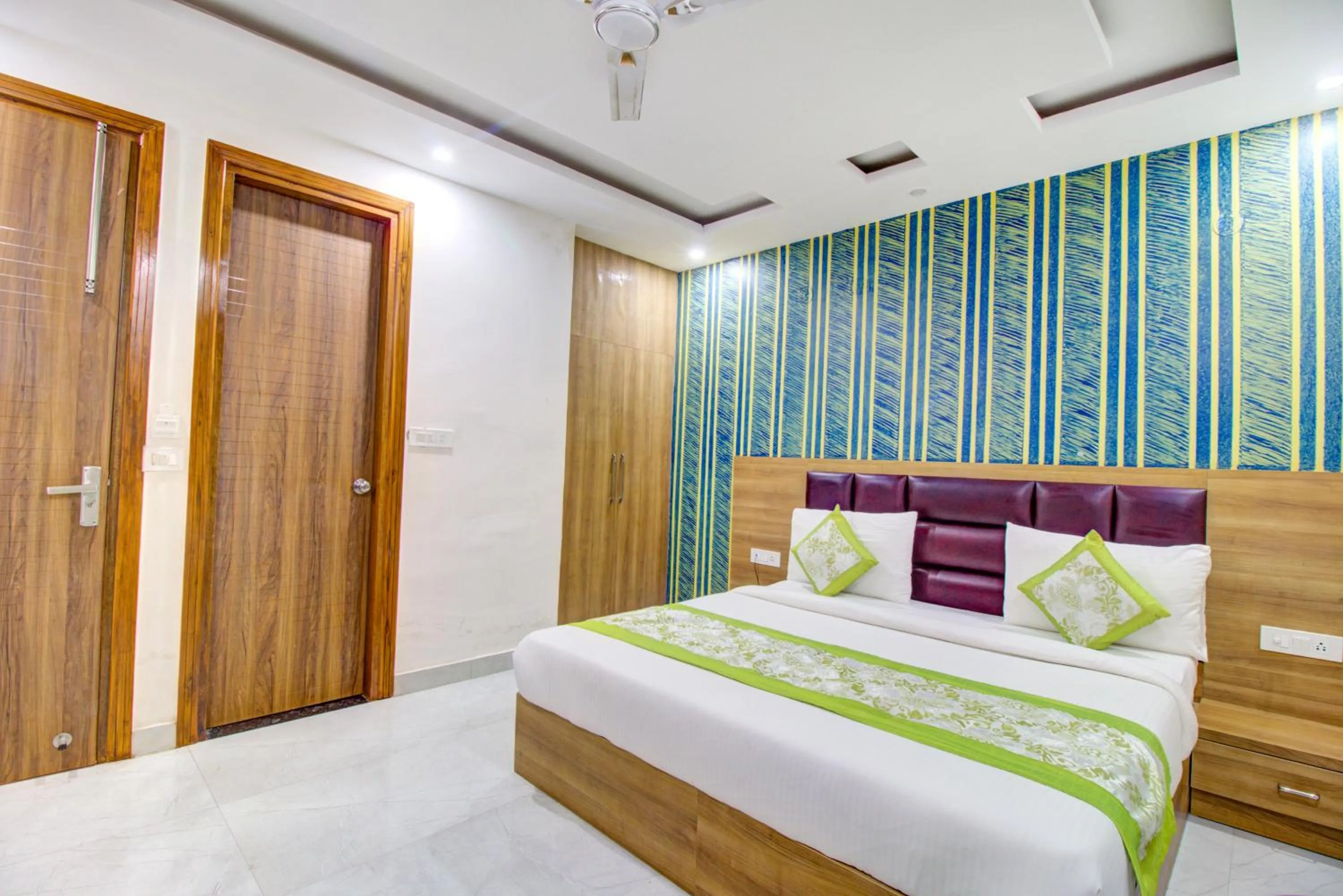 Bedroom, Bed in FabHotel Gross inn Suites - Nr IGI Airport New Delhi