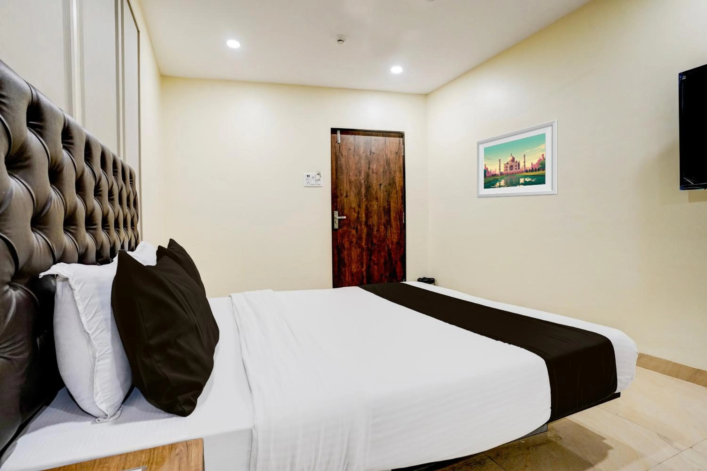 Bedroom, Bed in Super Collection O Ulife