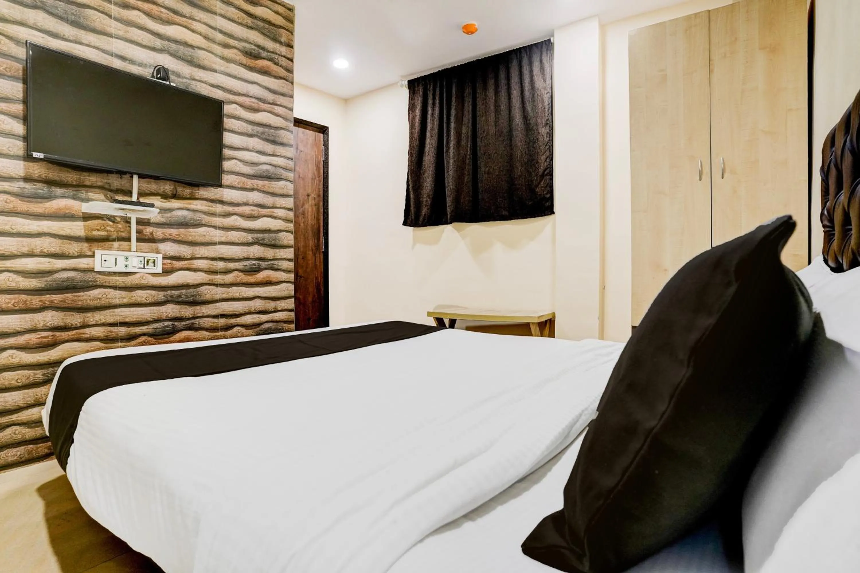 Bedroom, Bed in Super Collection O Ulife