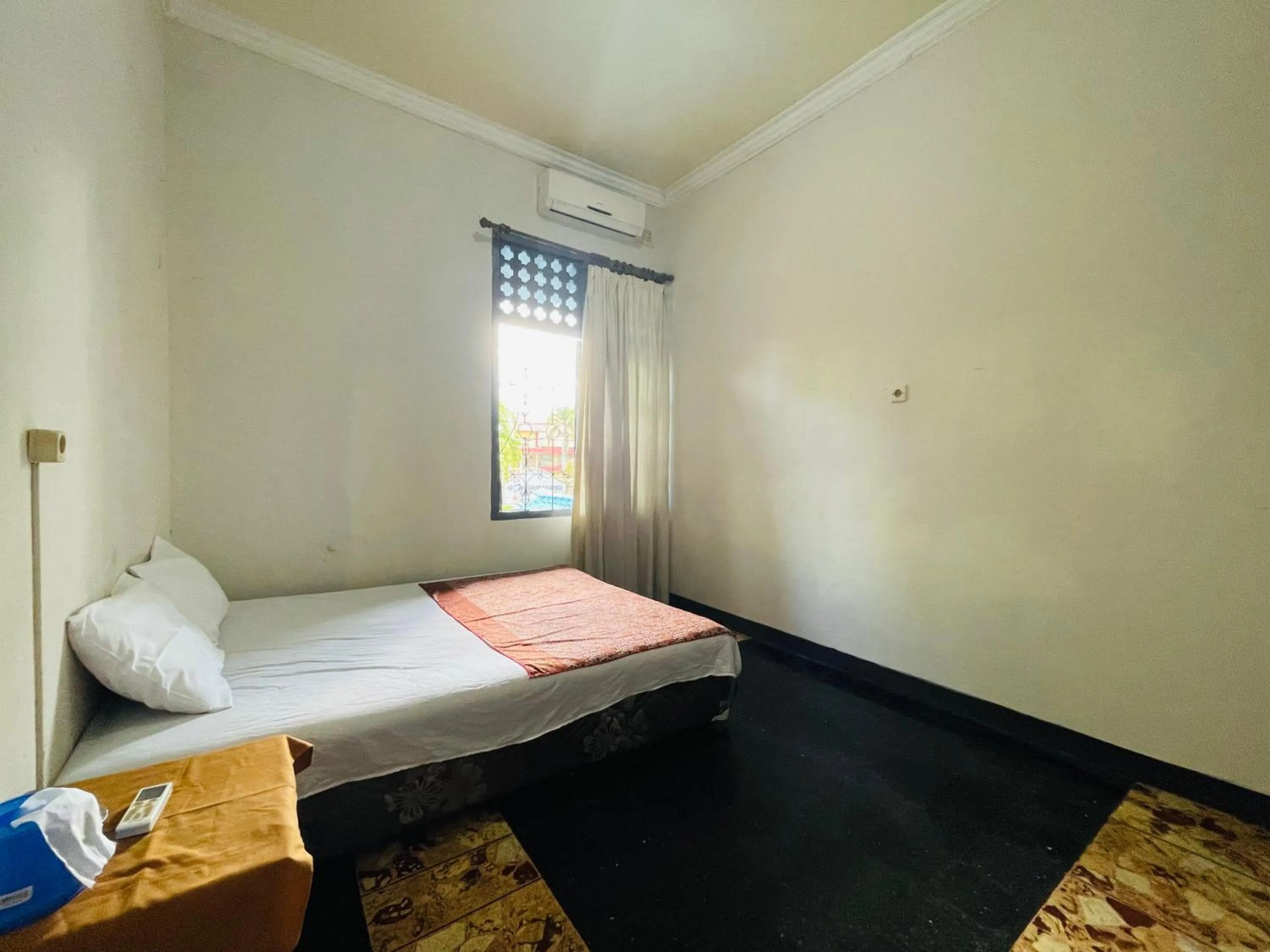 Bed in Langko 48 RedPartner