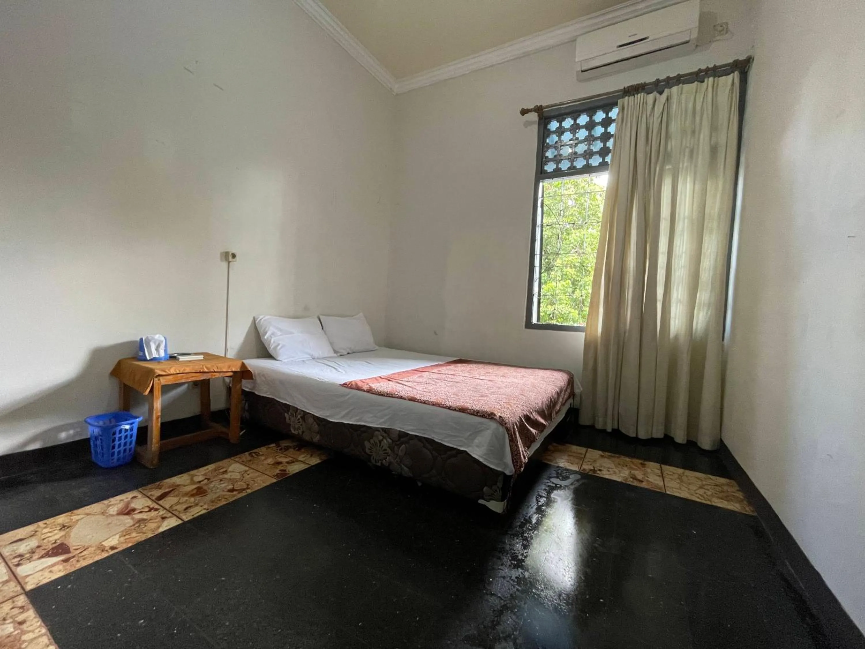 Bed in Langko 48 RedPartner