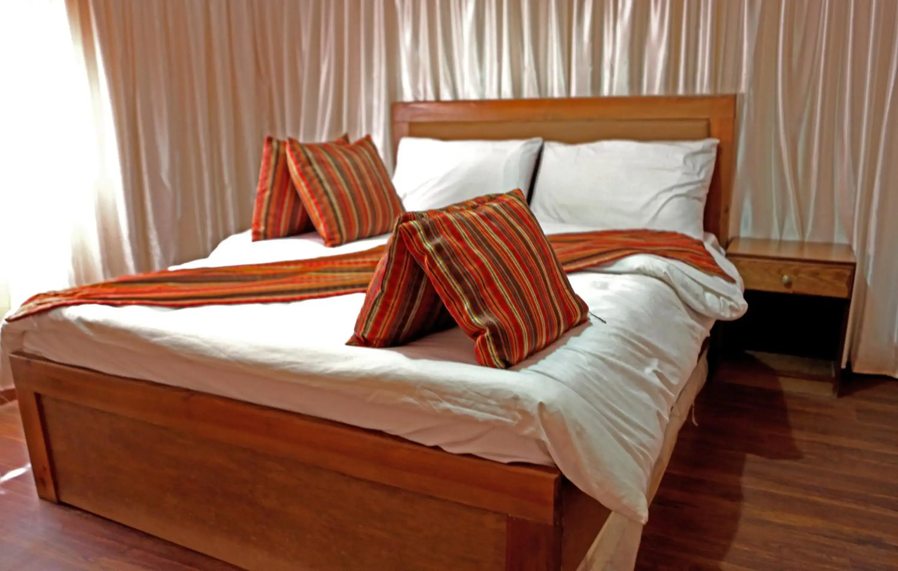 Deluxe Single Room in SunCity Camp Deluxe Single Room in SunCity Camp
