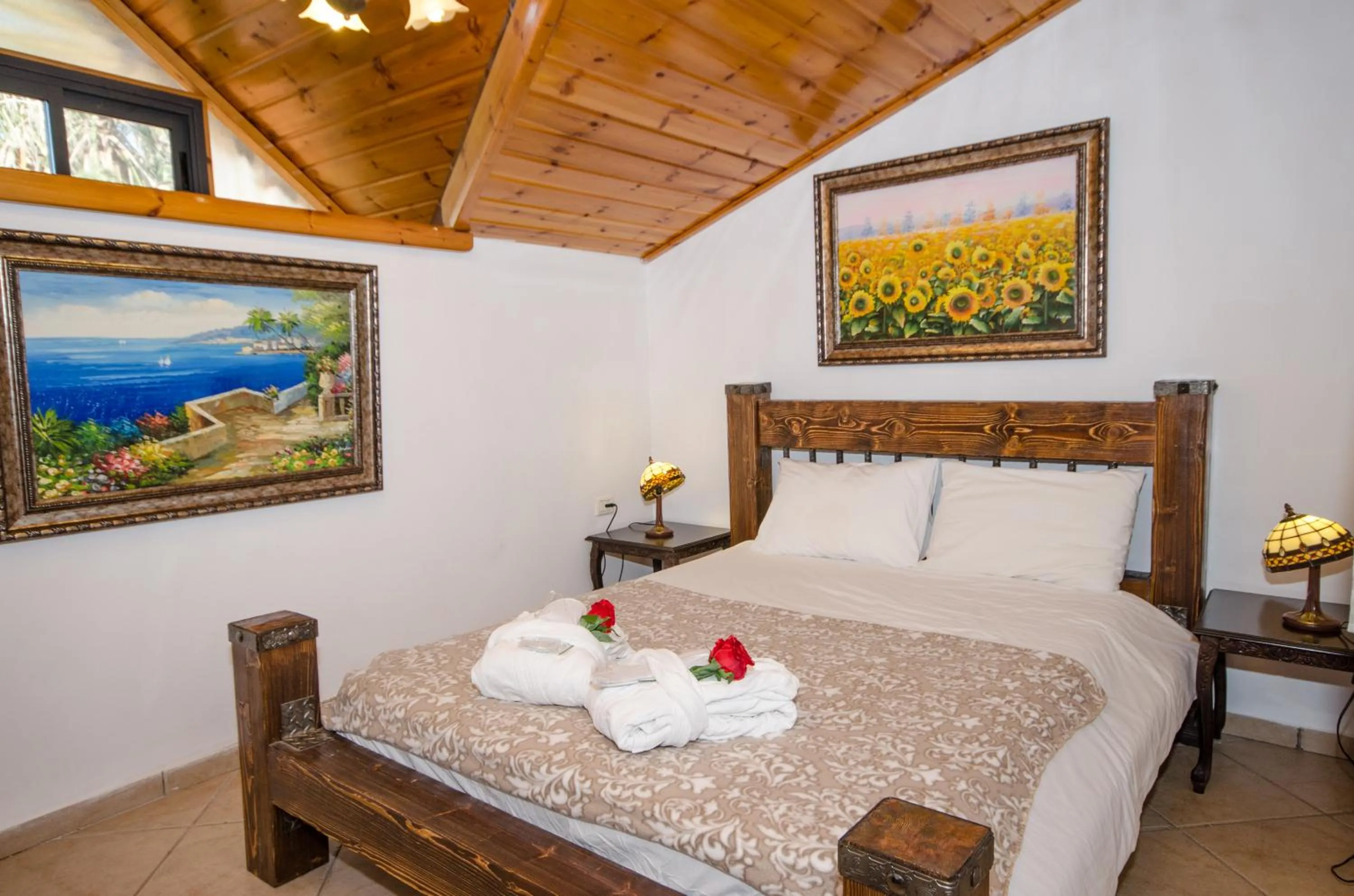 Bed in The Pearl of the Golan - Pnina BaGolan