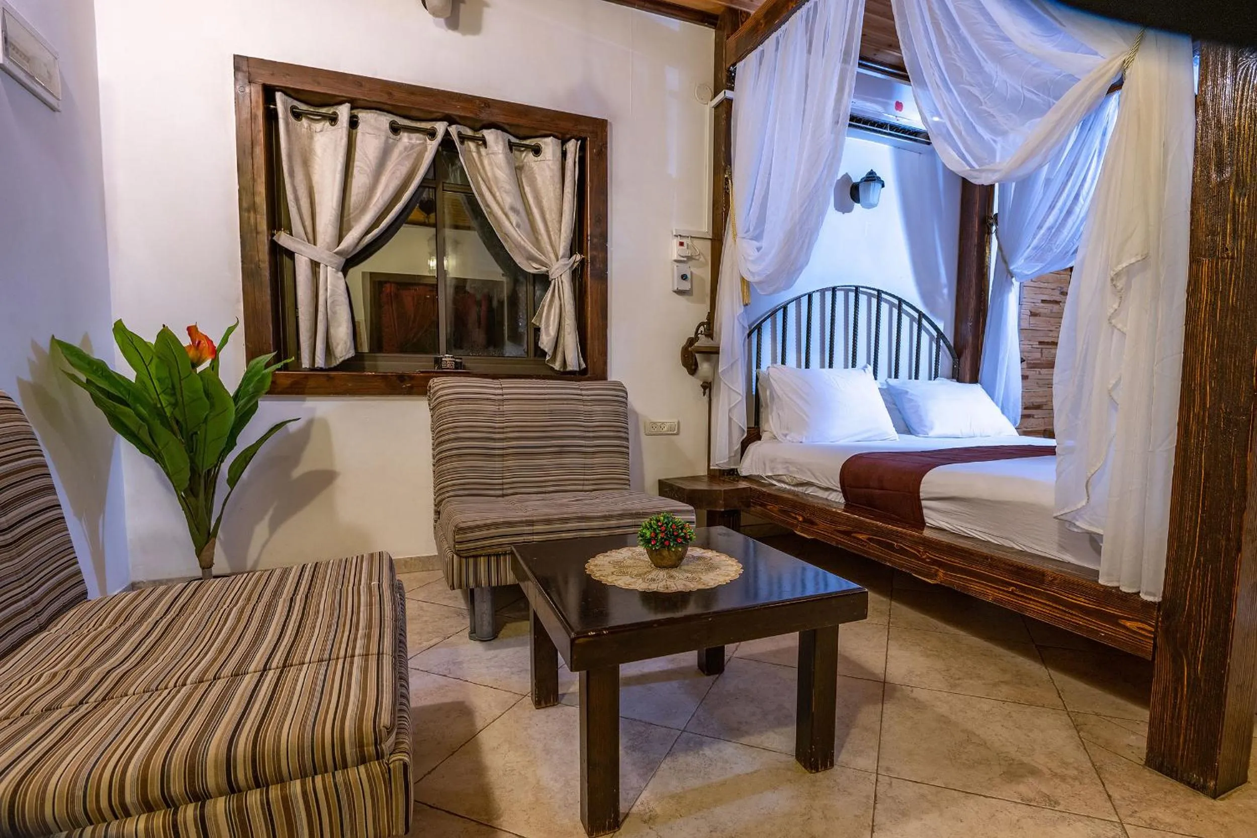 Bed in The Pearl of the Golan - Pnina BaGolan