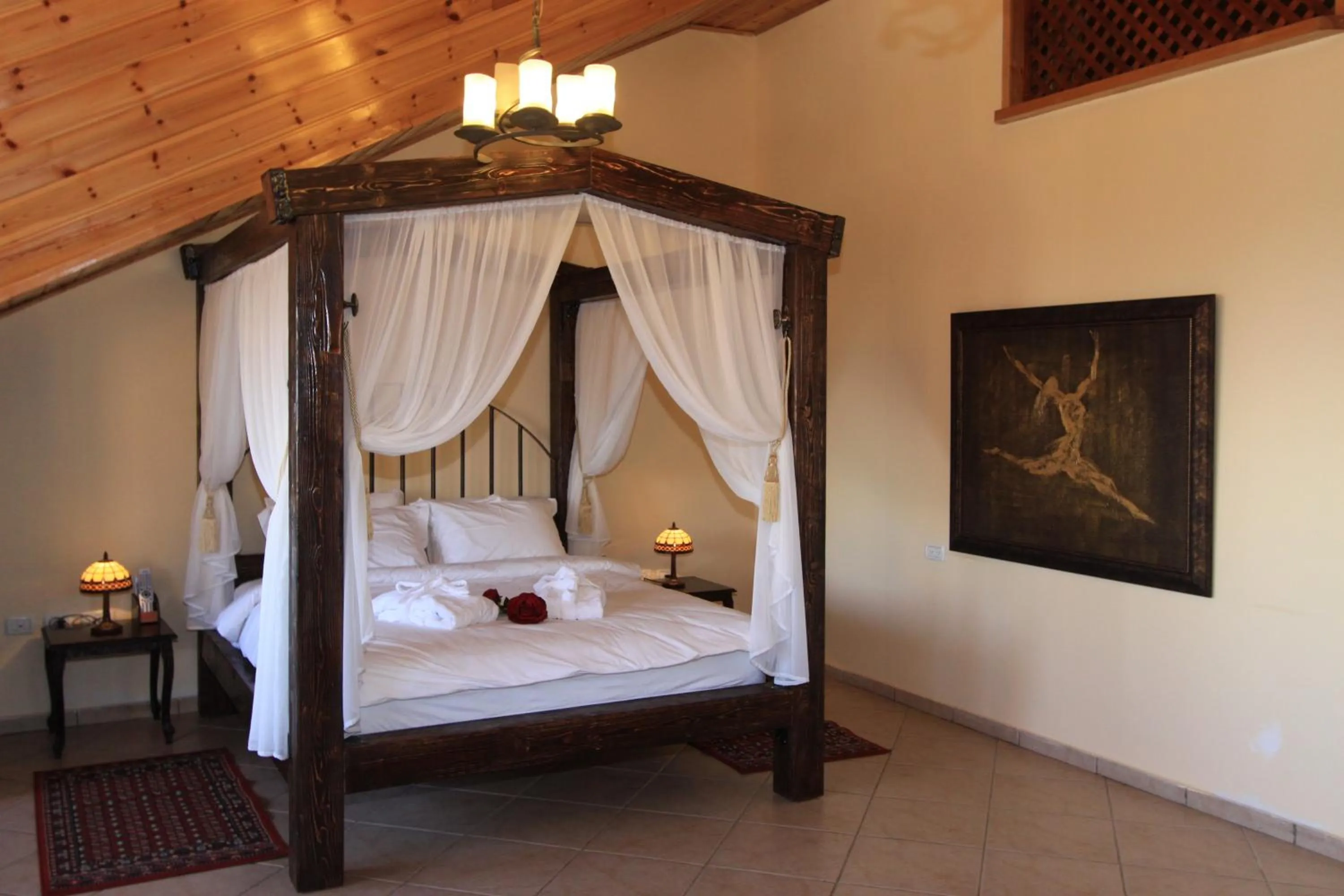 Bed in The Pearl of the Golan - Pnina BaGolan
