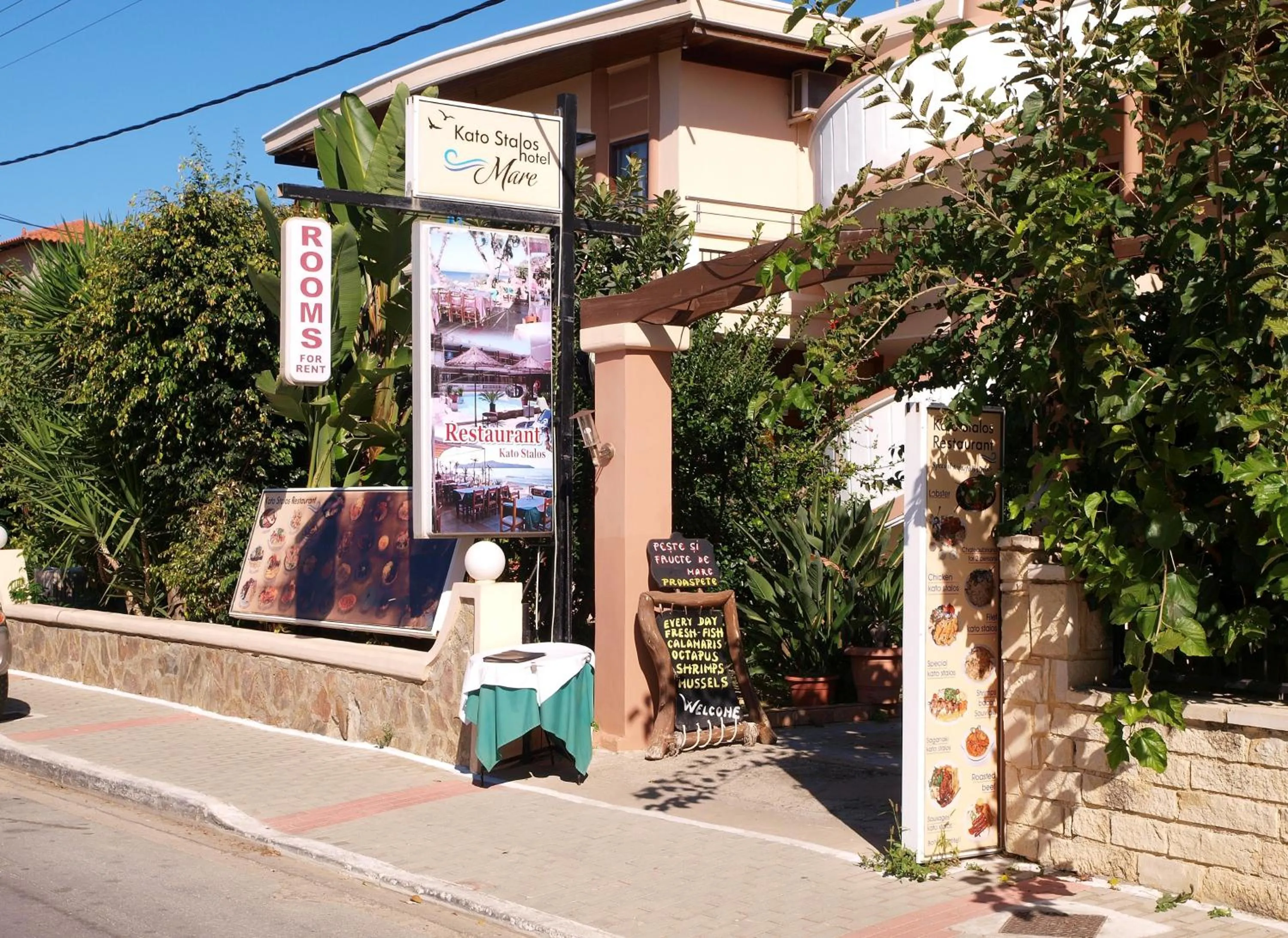 Property building in Kato Stalos Mare