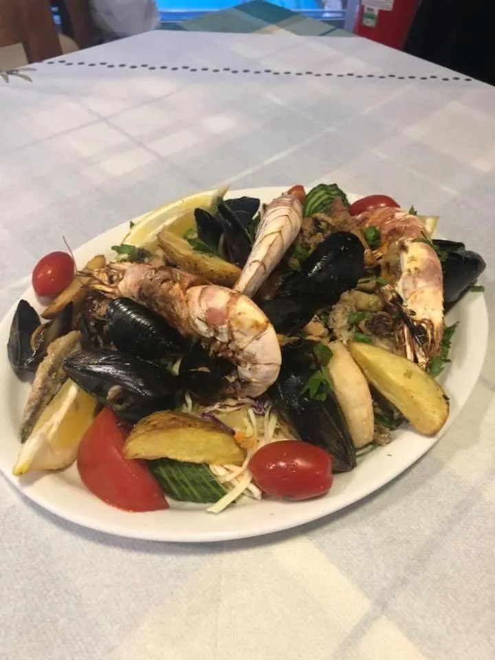 Restaurant/places to eat in Kato Stalos Mare