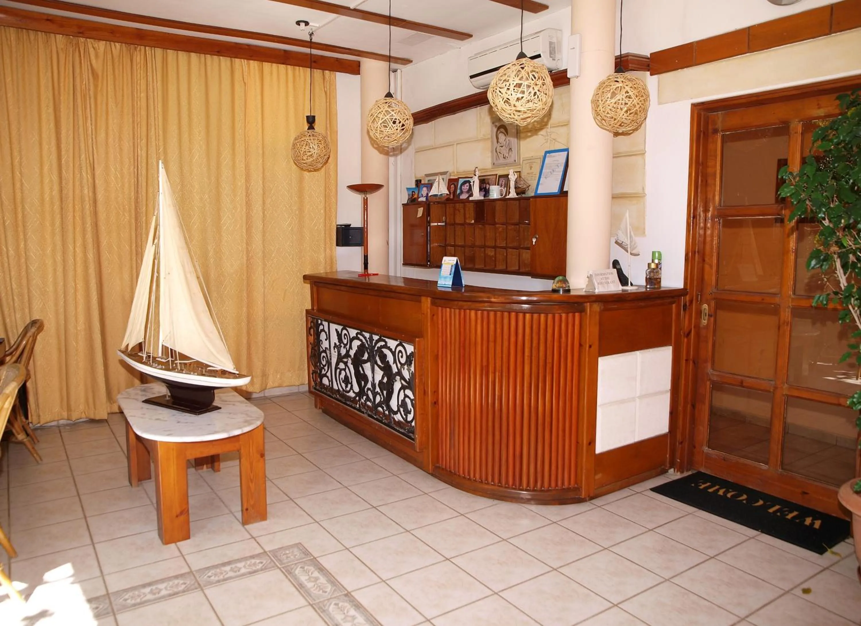 Property building in Kato Stalos Mare