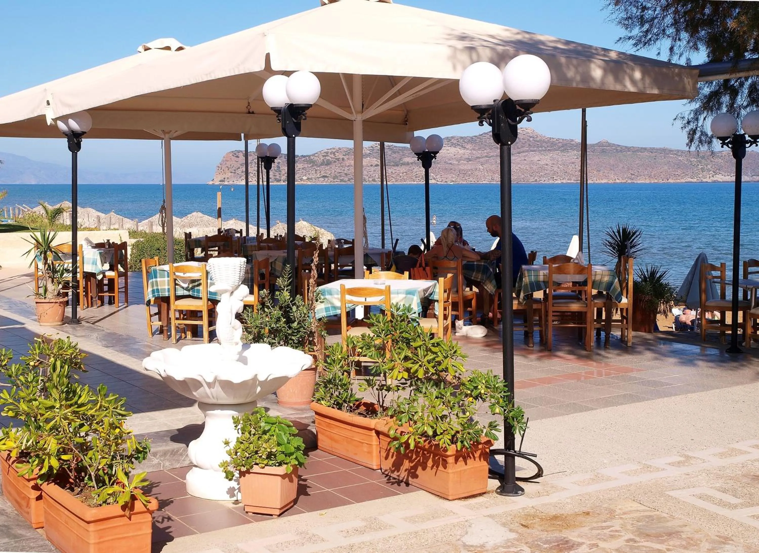 Restaurant/places to eat in Kato Stalos Mare