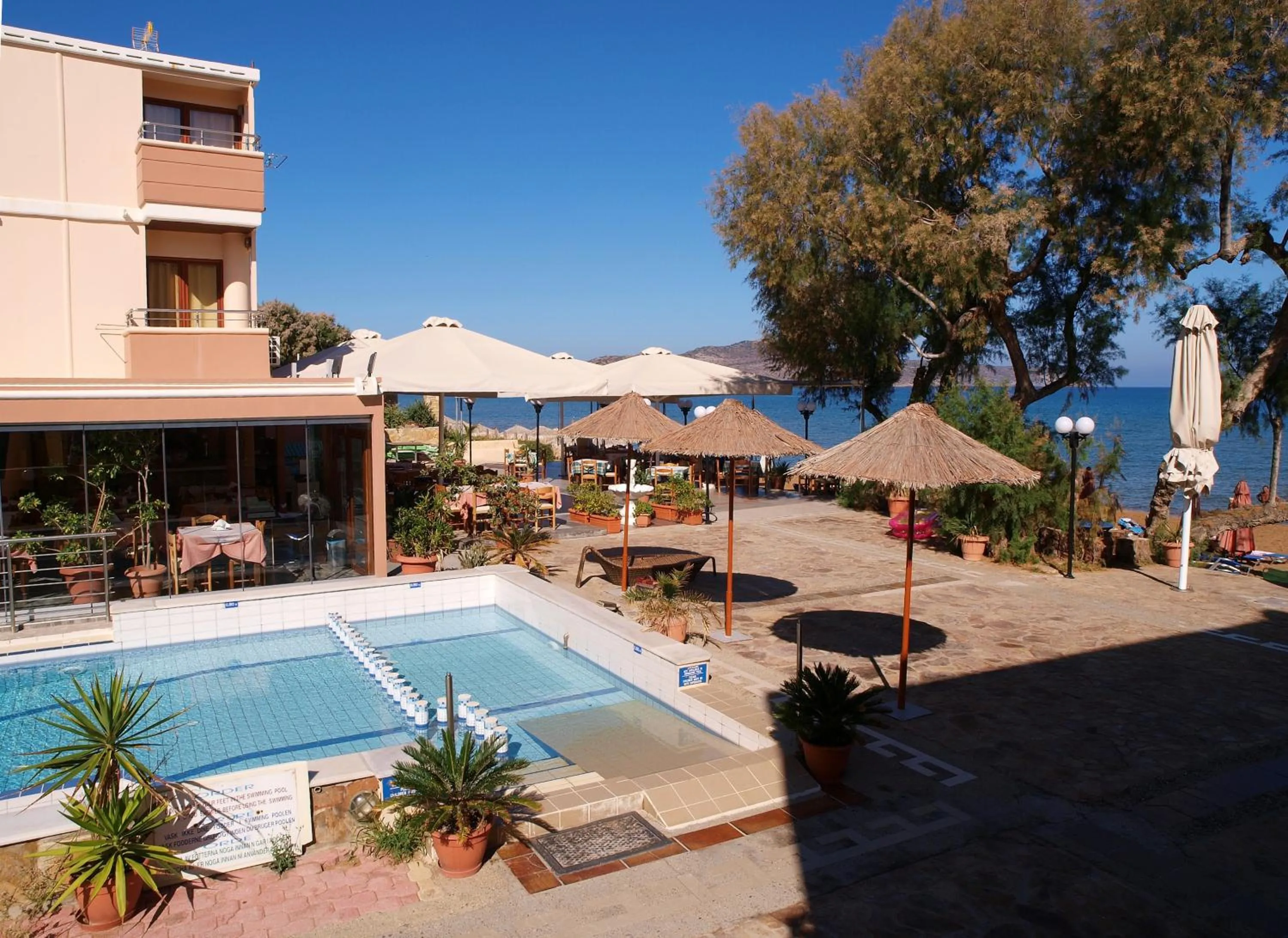 Restaurant/places to eat in Kato Stalos Mare
