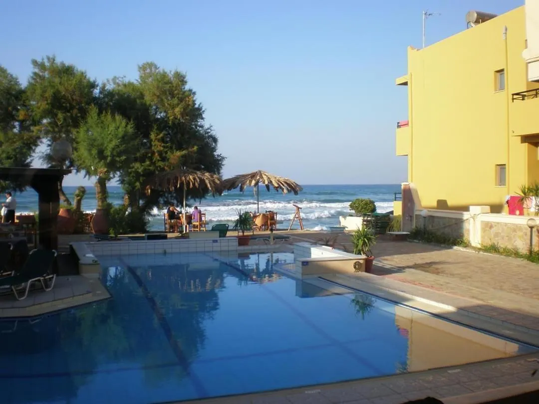 Pool view in Kato Stalos Mare