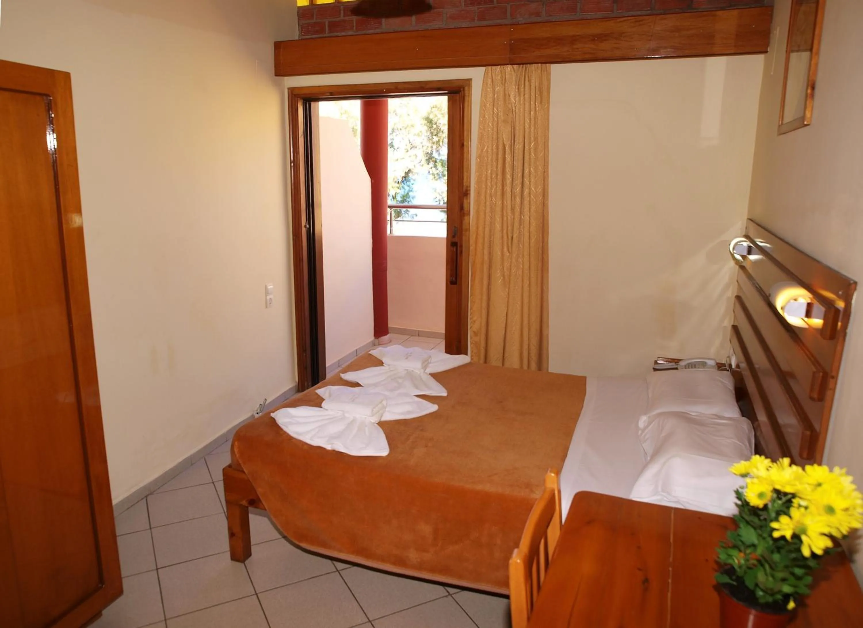 Bed in Kato Stalos Mare