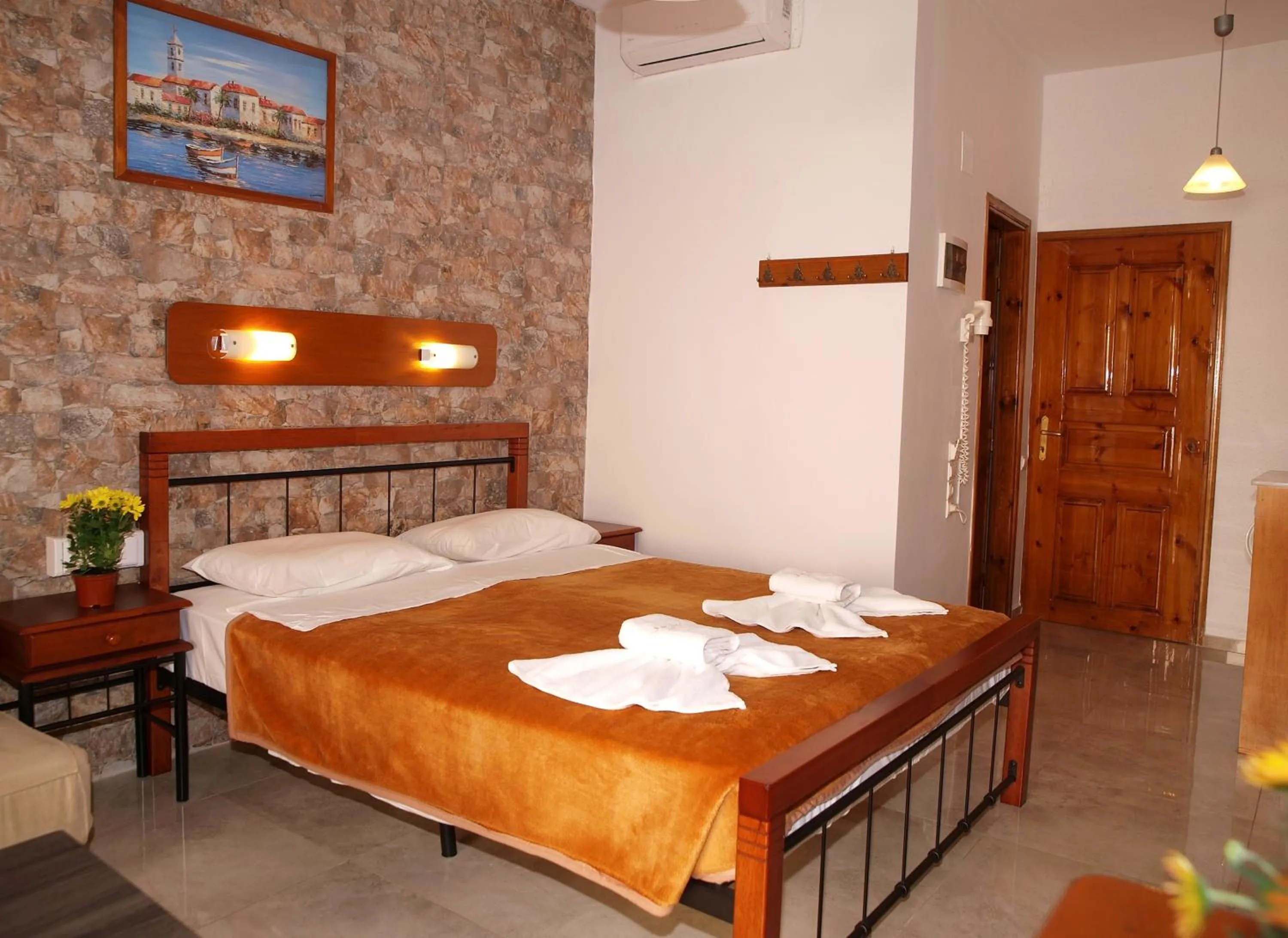 Bedroom, Bed in Kato Stalos Mare