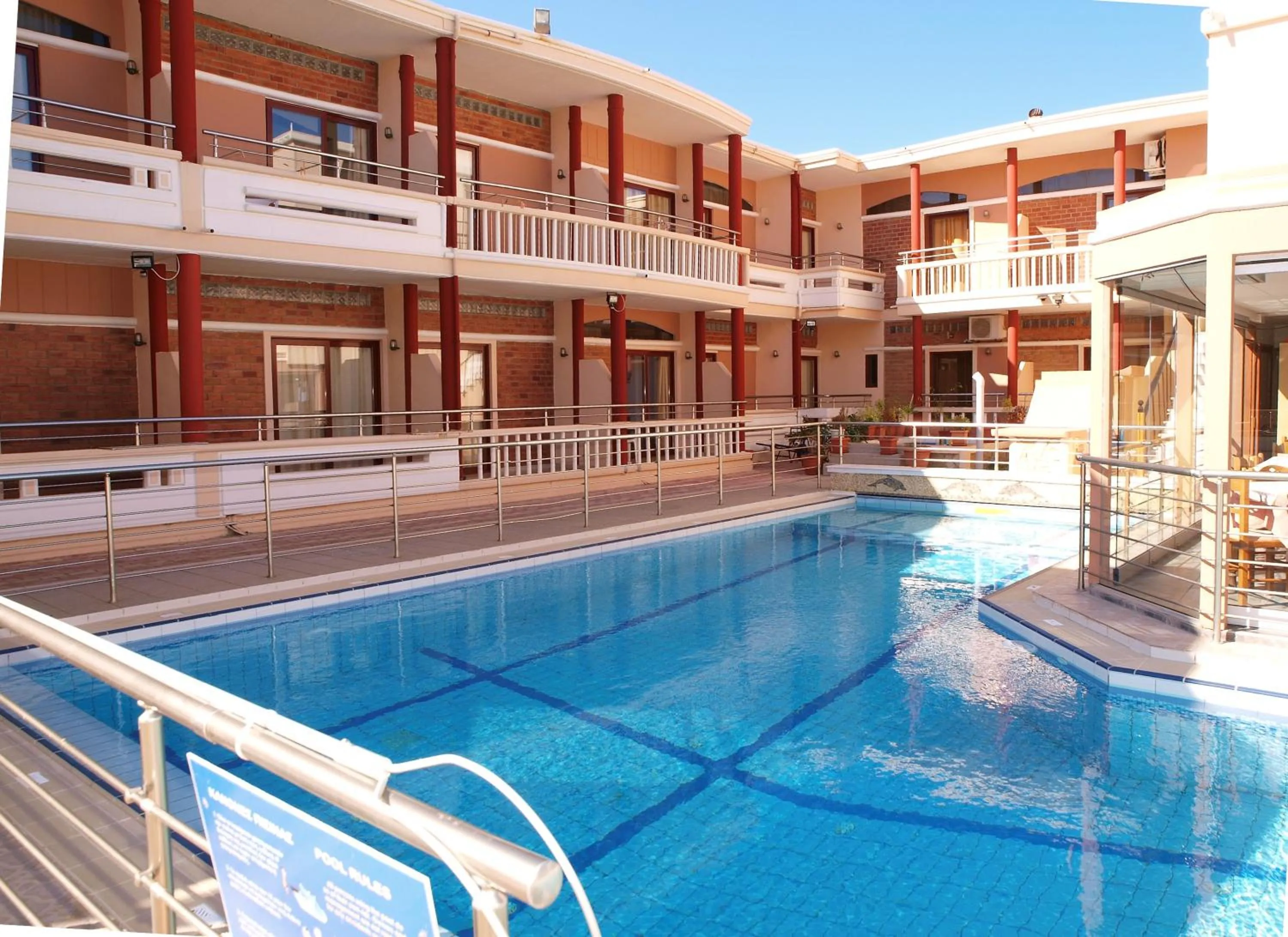 Property building in Kato Stalos Mare