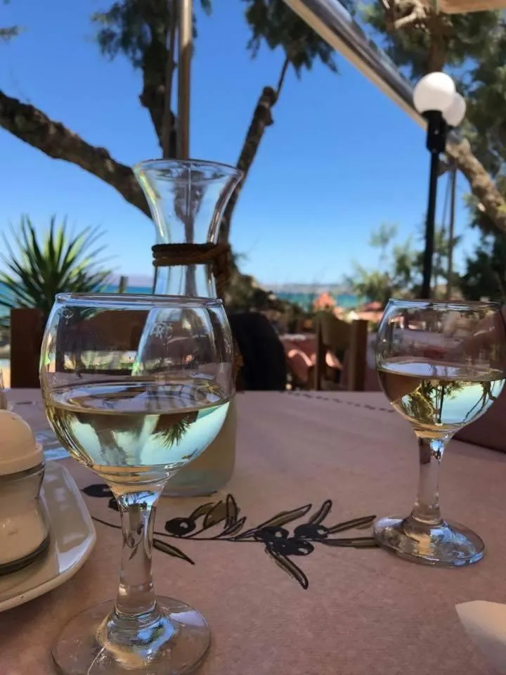 Restaurant/places to eat in Kato Stalos Mare