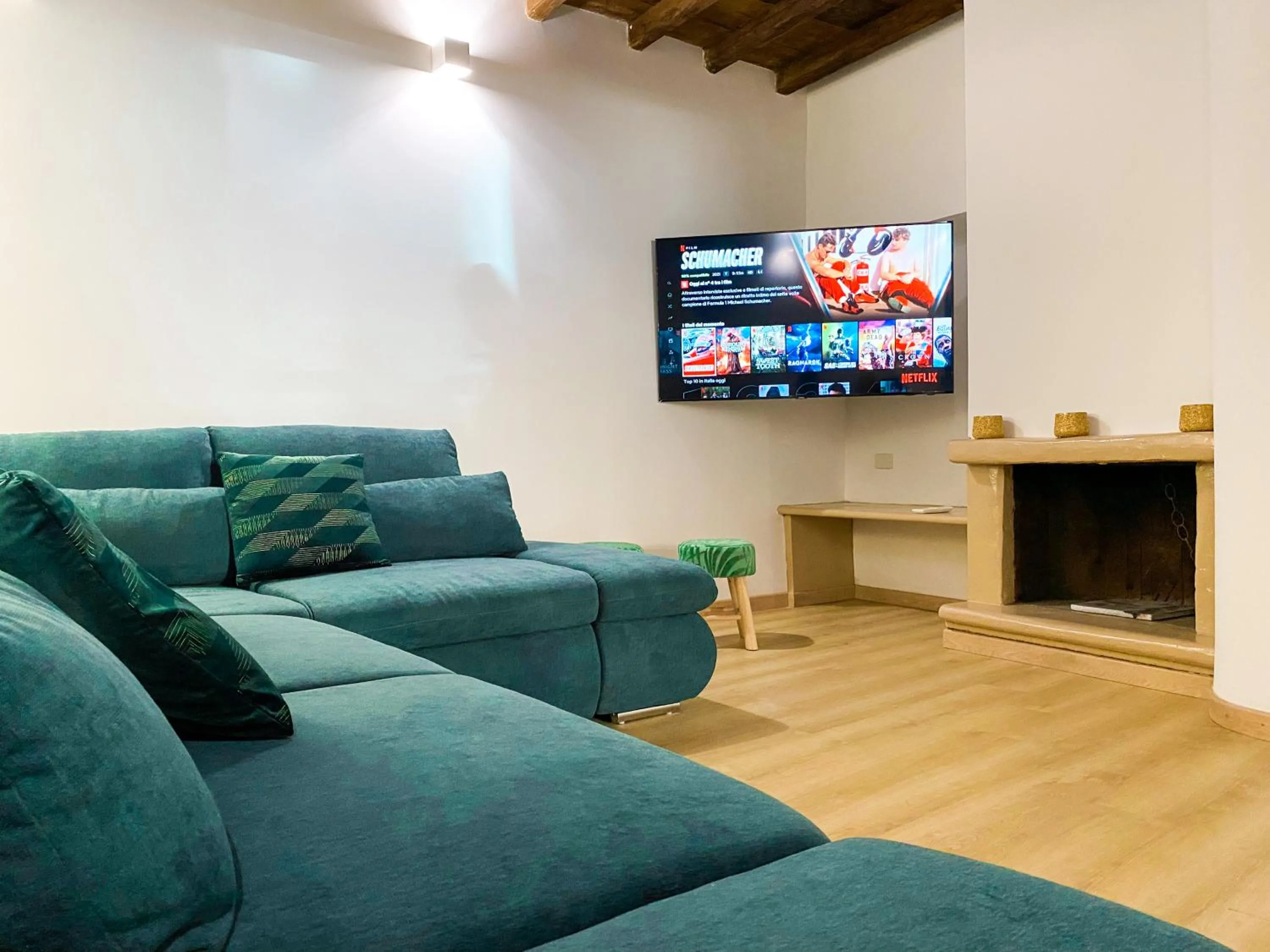 Communal lounge/ TV room in Trastevere alla Renella