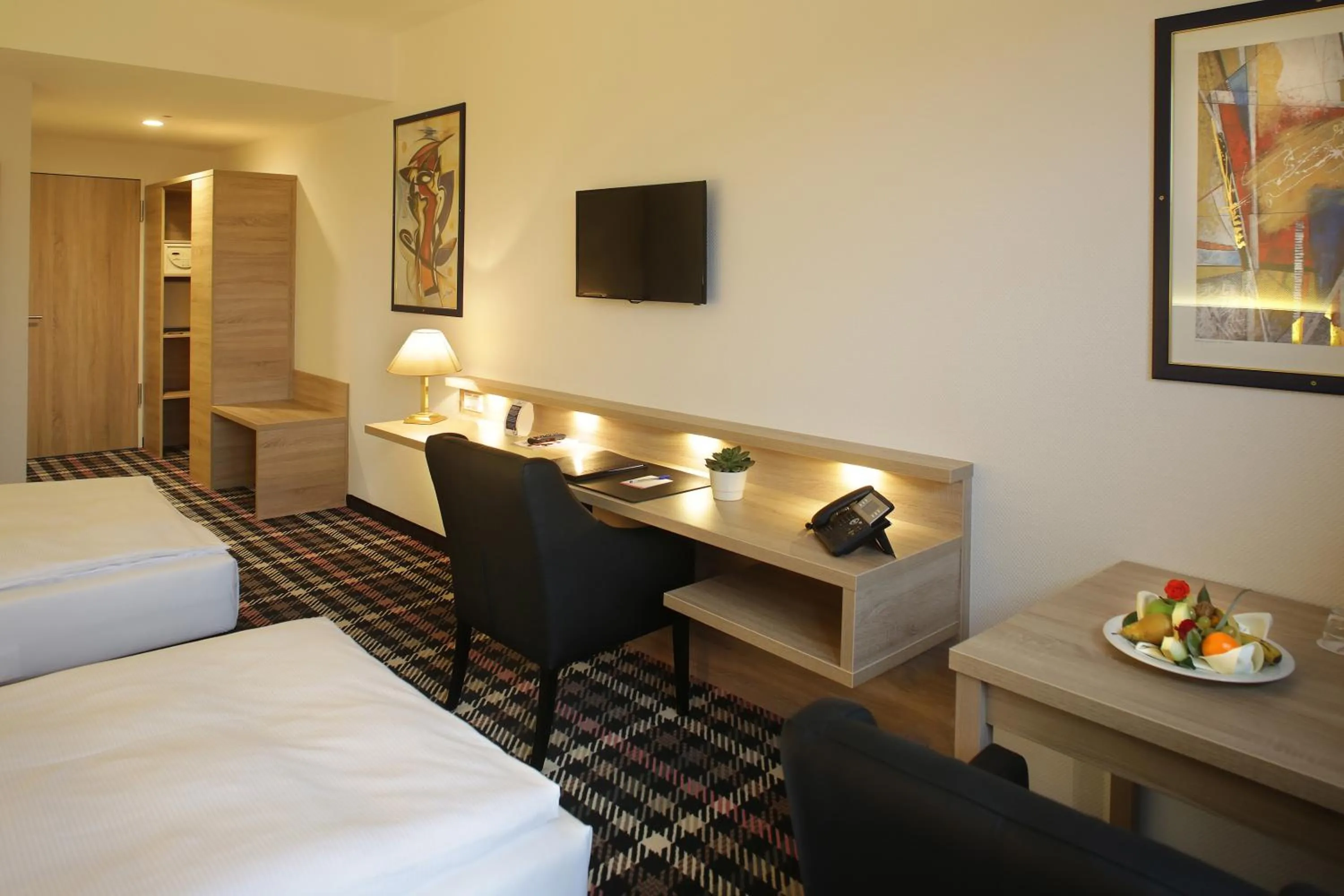 Living room, Bed in Hotel PreMotel-Premium Motel am Park
