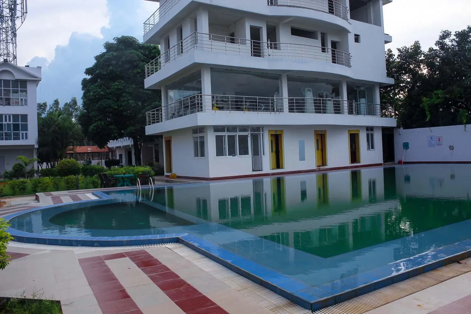 Property building in Hotel Starlight