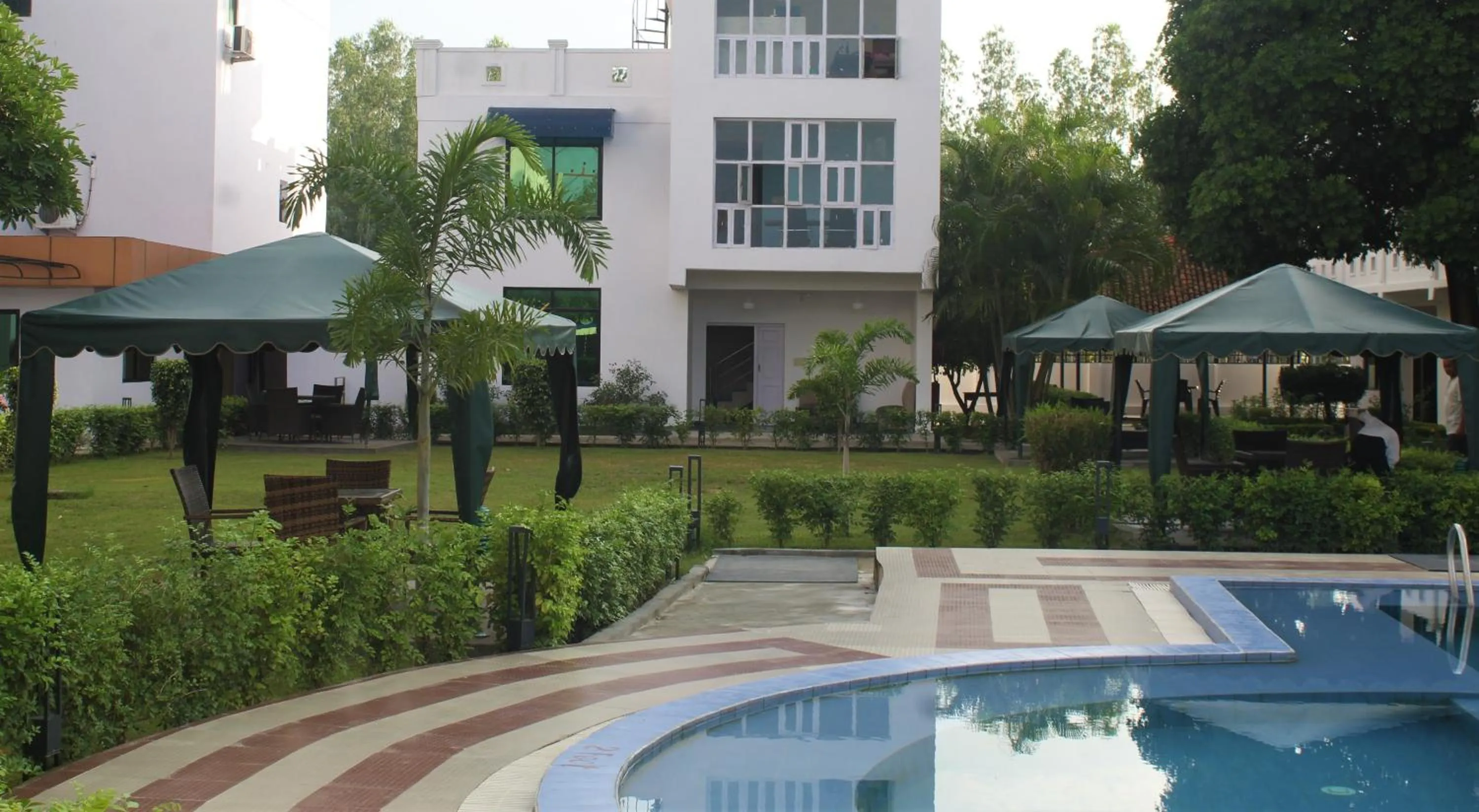 Swimming pool in Hotel Starlight