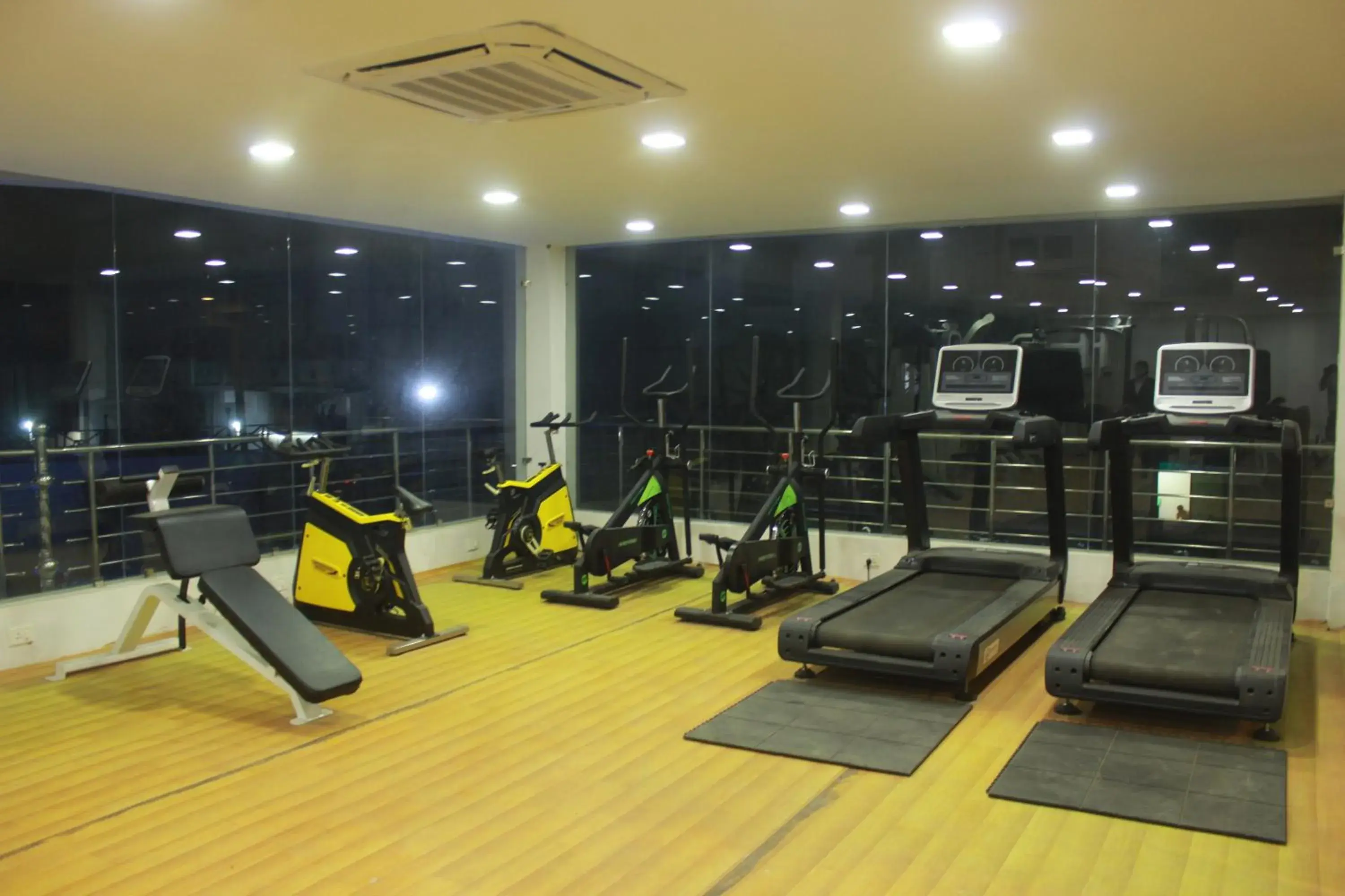 Fitness centre/facilities in Hotel Starlight Fitness centre/facilities in Hotel Starlight