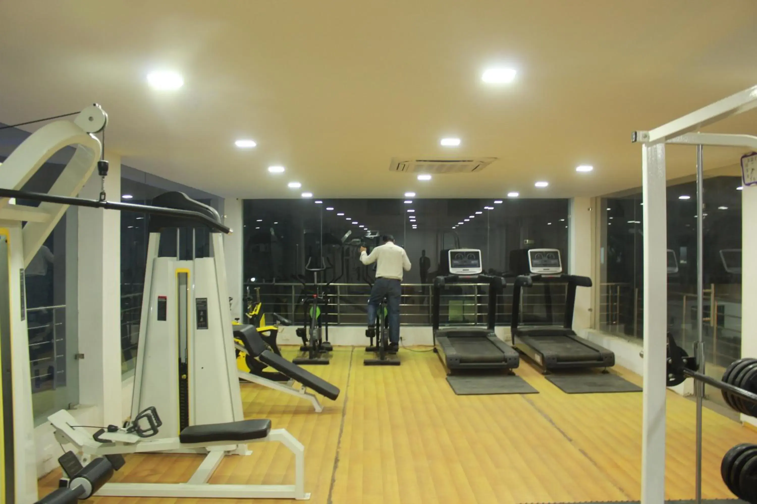 Fitness centre/facilities in Hotel Starlight Fitness centre/facilities in Hotel Starlight