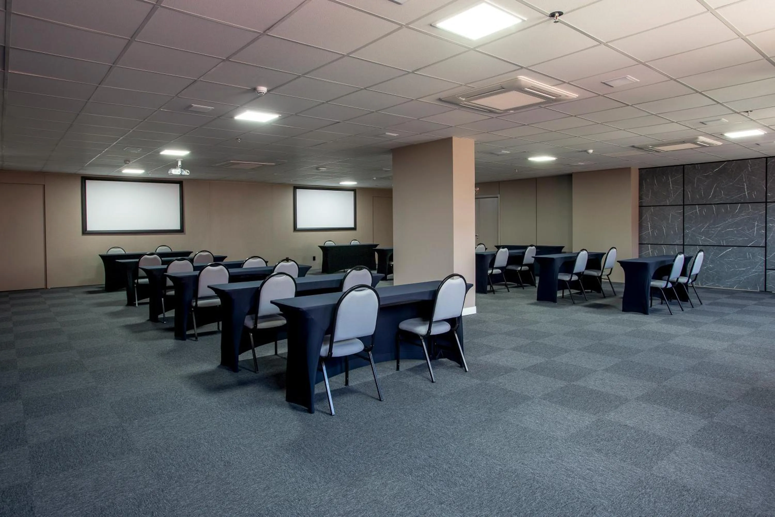 Meeting/conference room in Slaviero Rondonópolis Centro