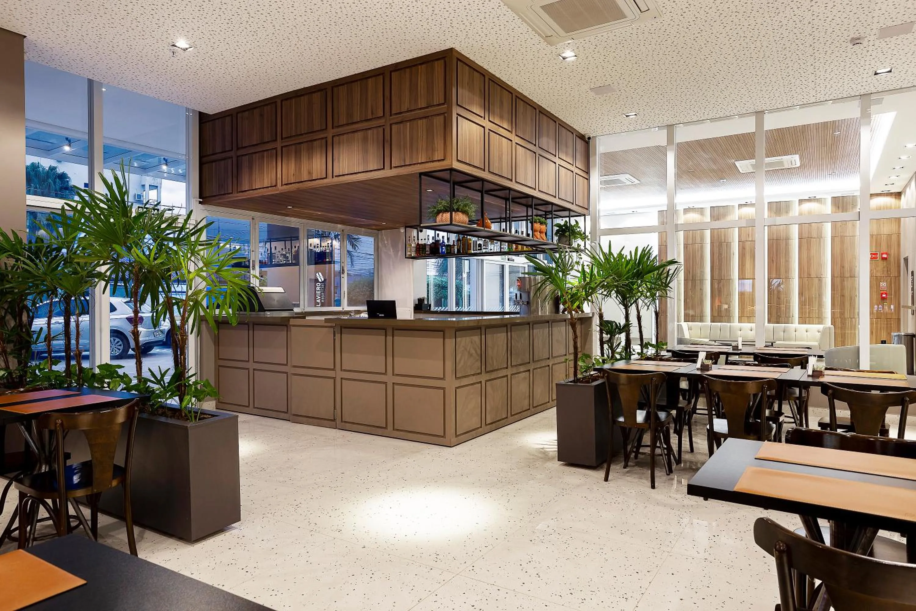 Lounge or bar in Slaviero Rondonópolis Centro