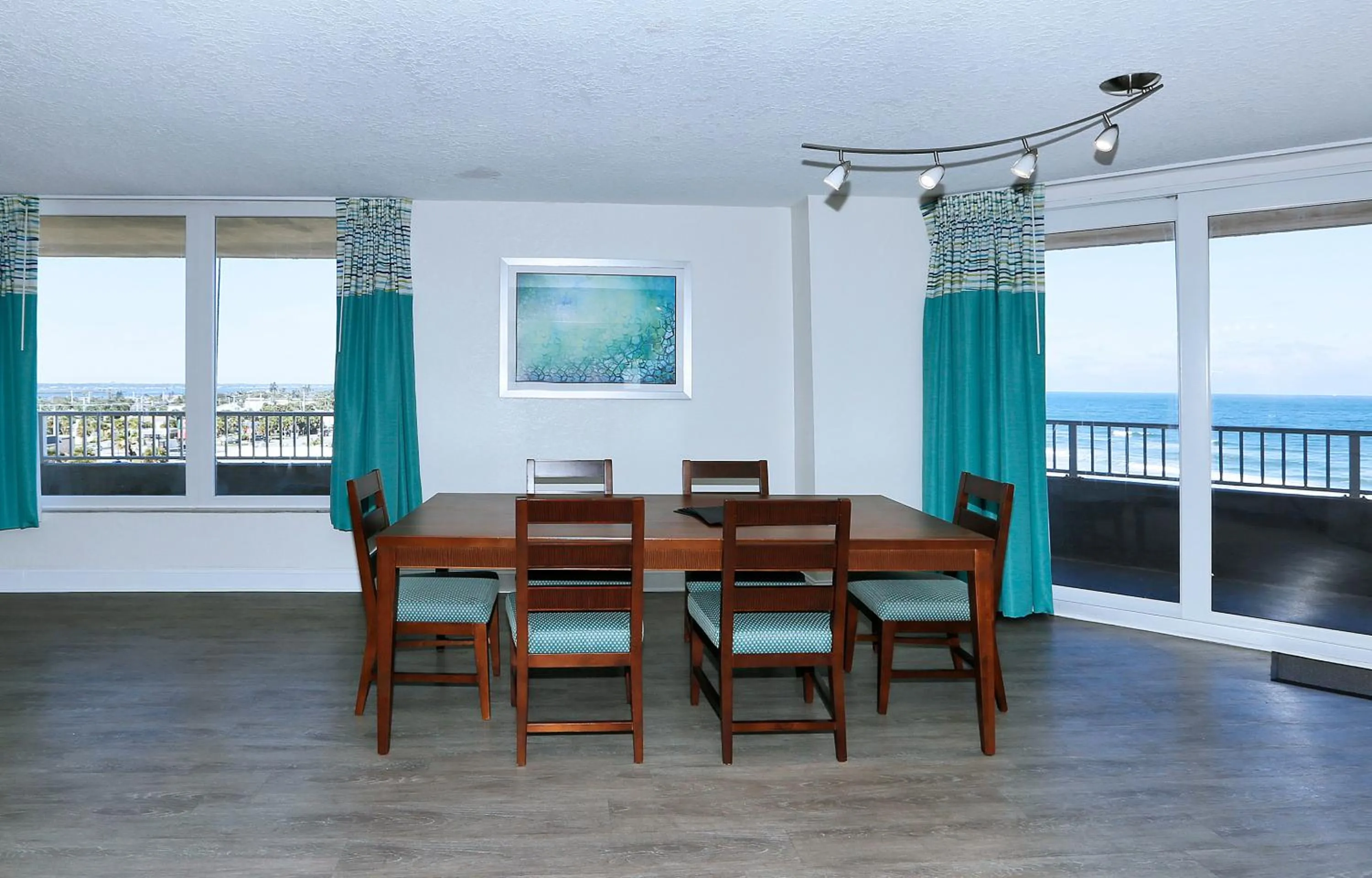 Dining area in Atlantic Terrace