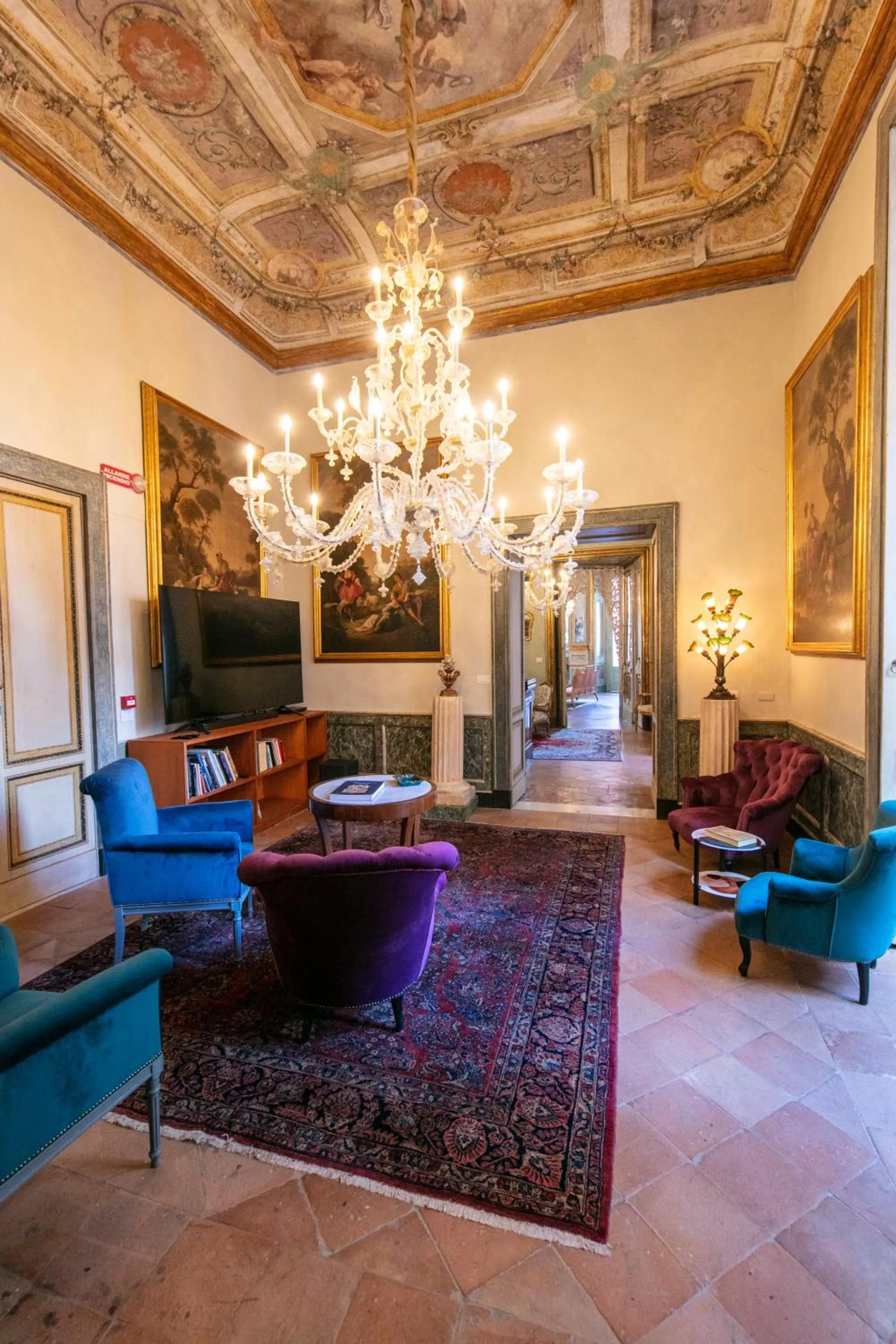 Communal lounge/ TV room in Palazzo Doria Napoli