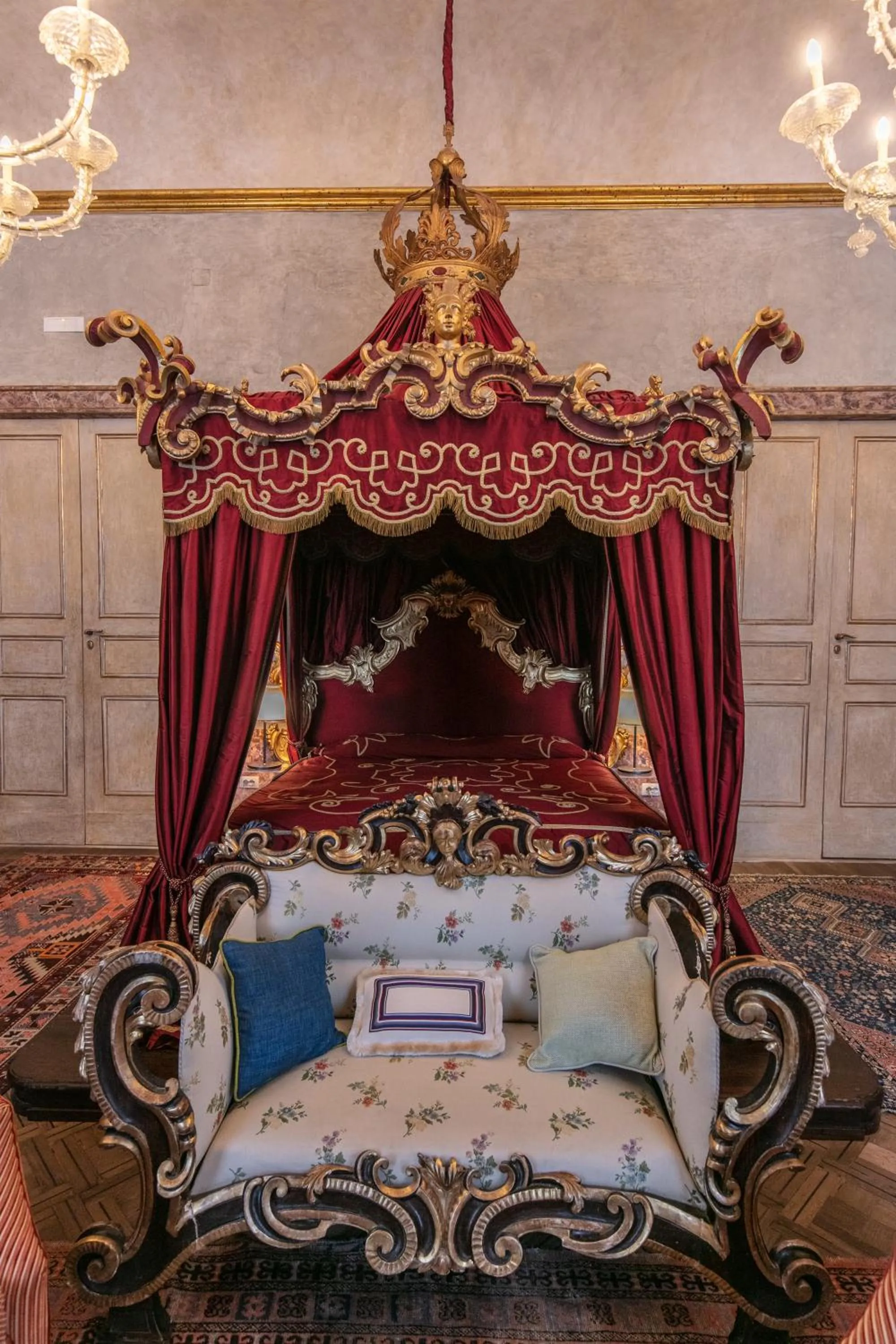 Bed in Palazzo Doria Napoli