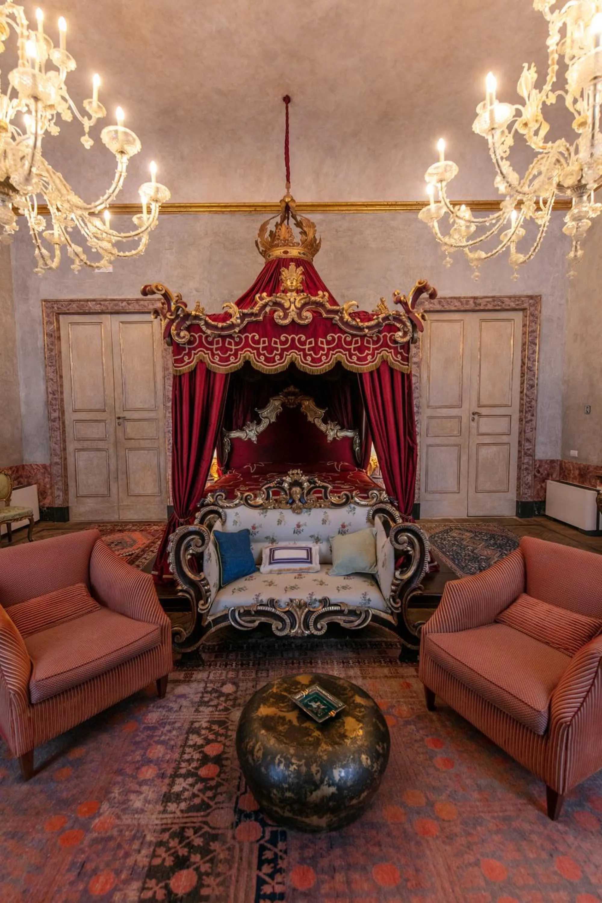 Bed in Palazzo Doria Napoli