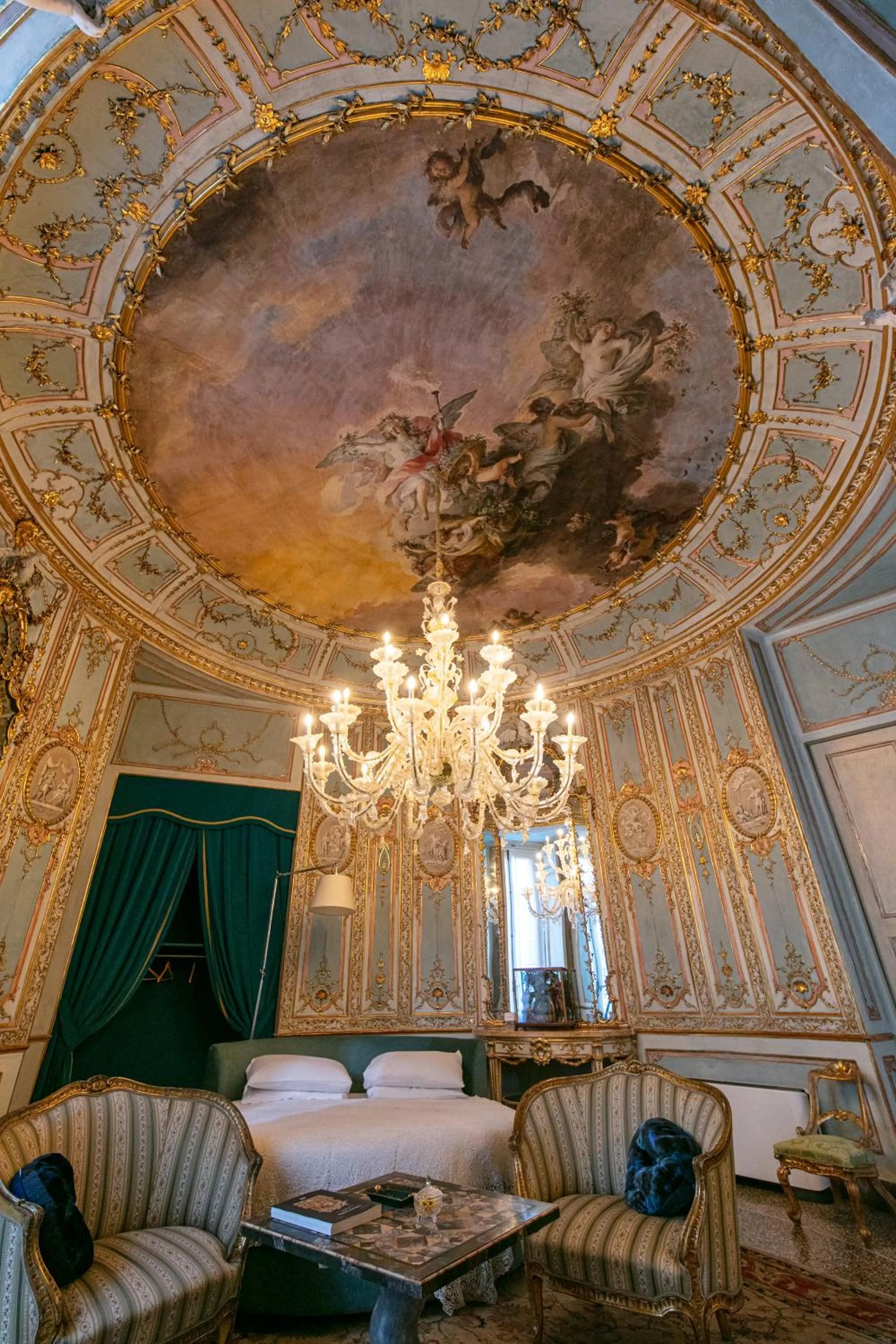 Bed in Palazzo Doria Napoli