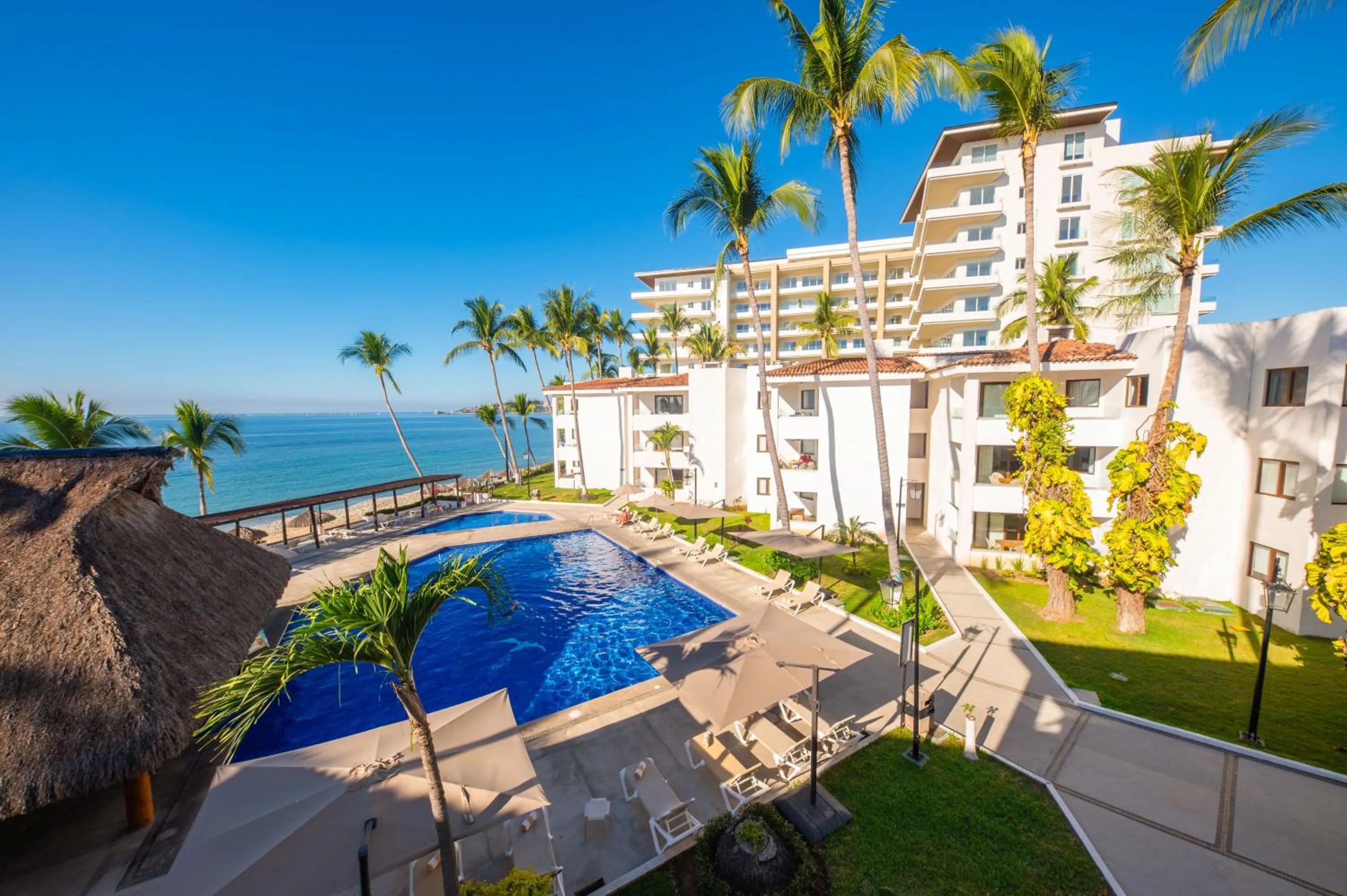 Swimming pool in Vista Vallarta All Suites On The Beach