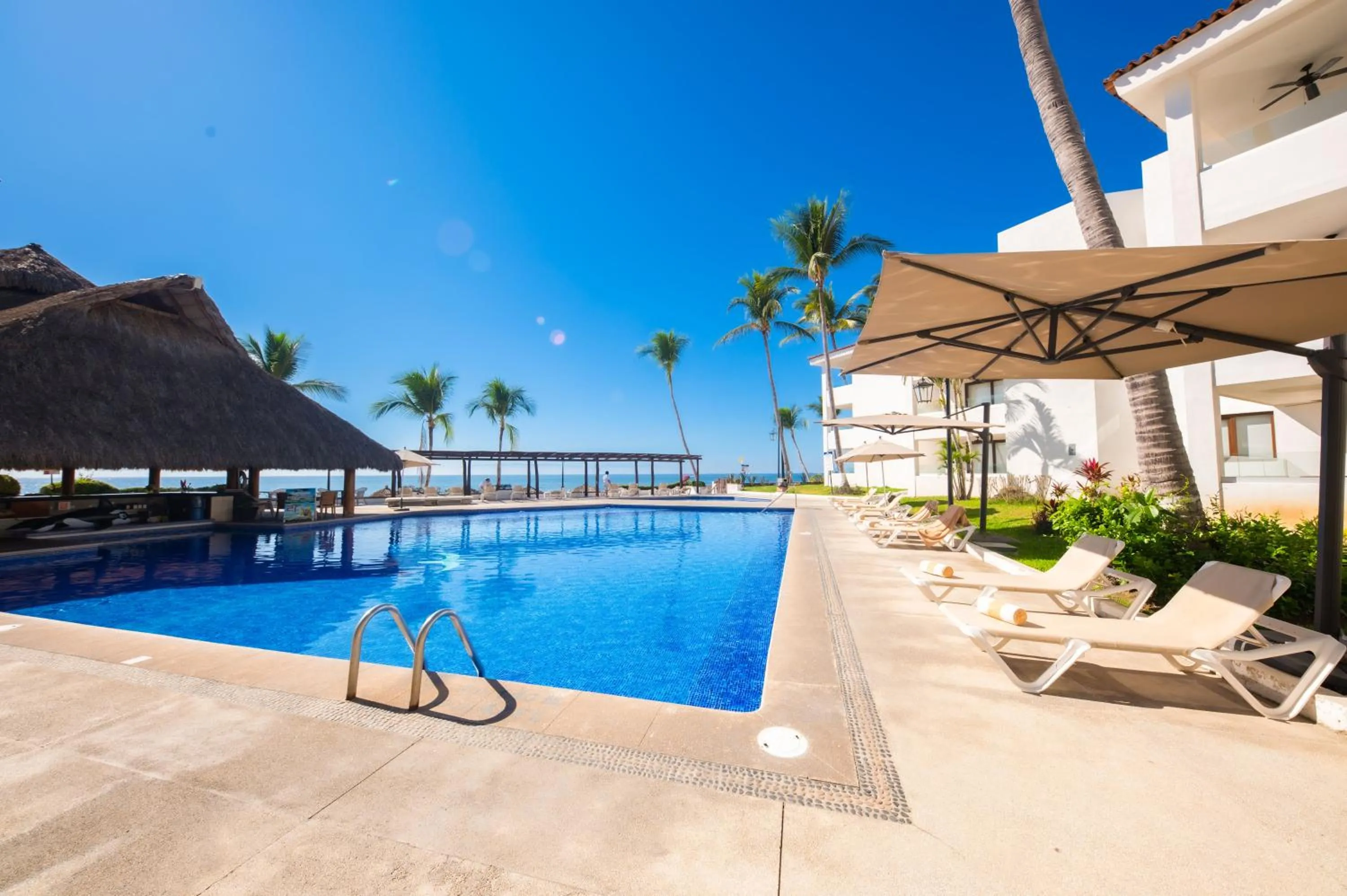 Swimming pool in Vista Vallarta All Suites On The Beach