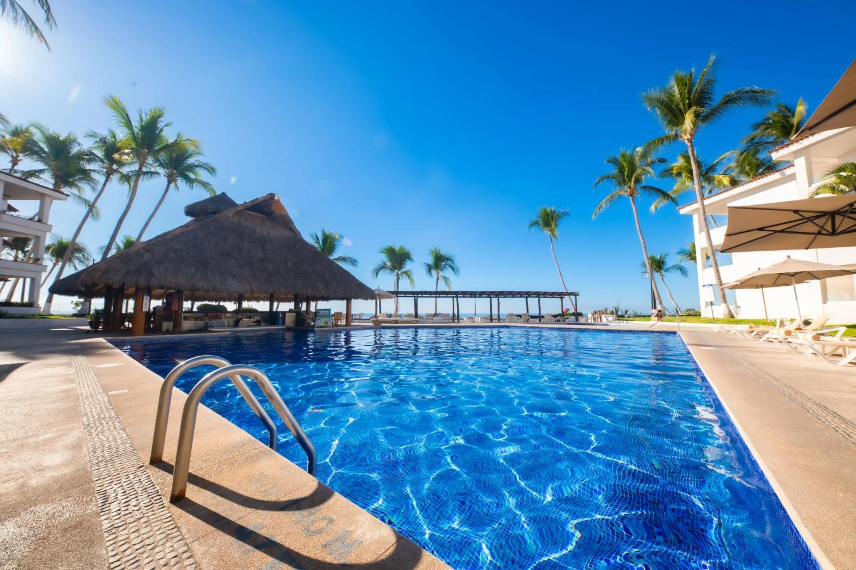Swimming pool in Vista Vallarta All Suites On The Beach