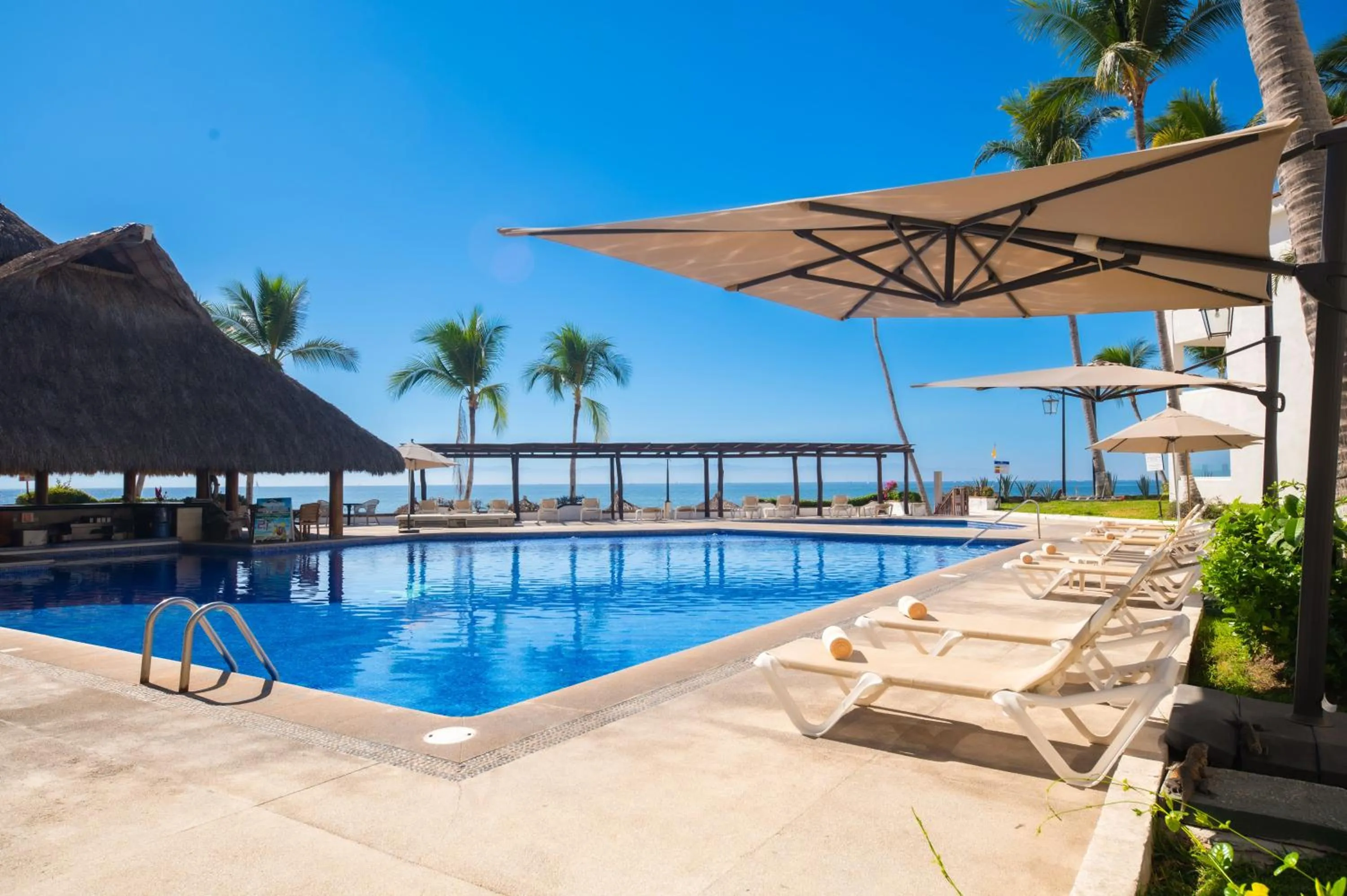 Swimming pool in Vista Vallarta All Suites On The Beach
