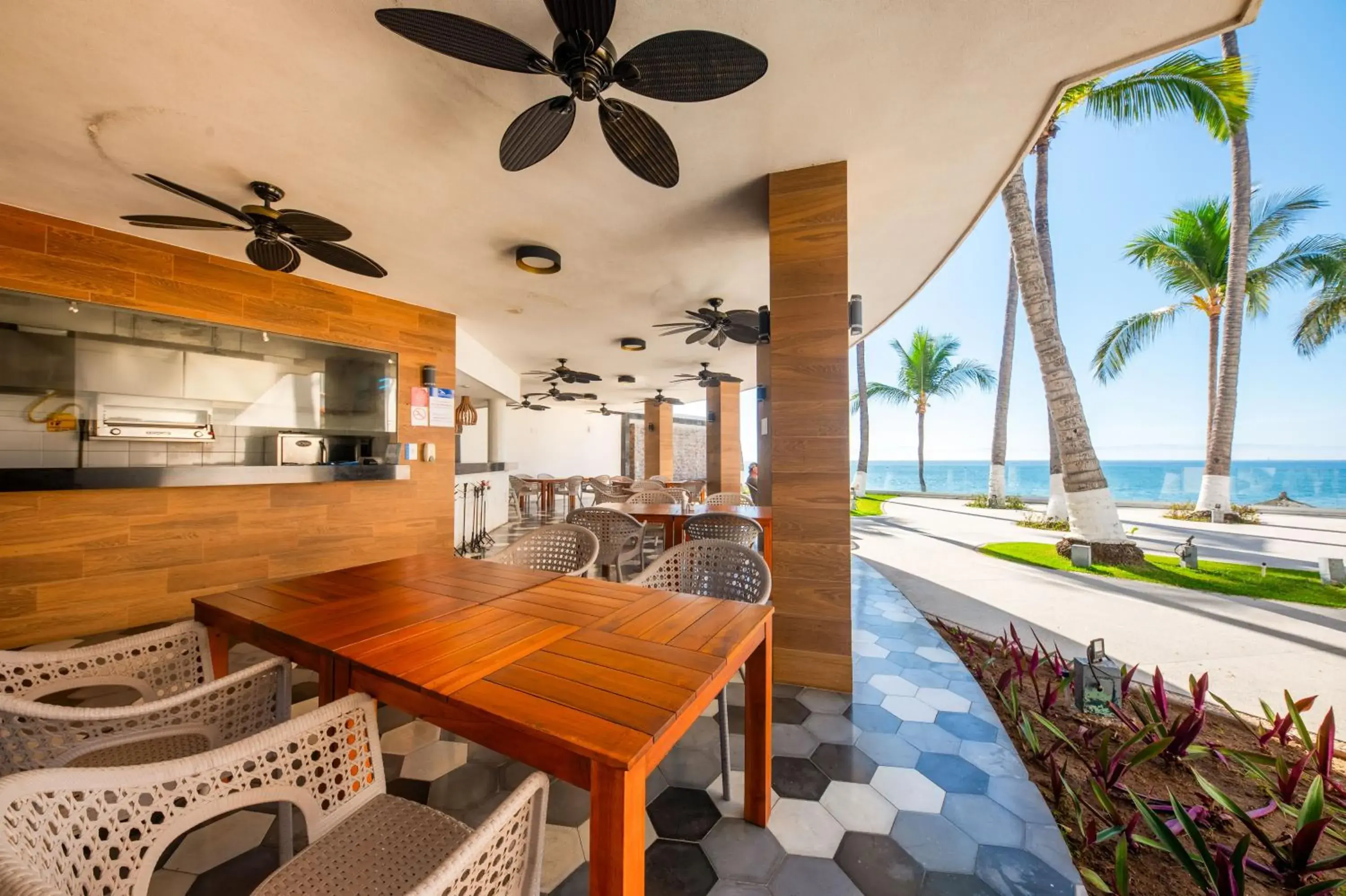 Restaurant/places to eat in Vista Vallarta All Suites On The Beach Restaurant/places to eat in Vista Vallarta All Suites On The Beach