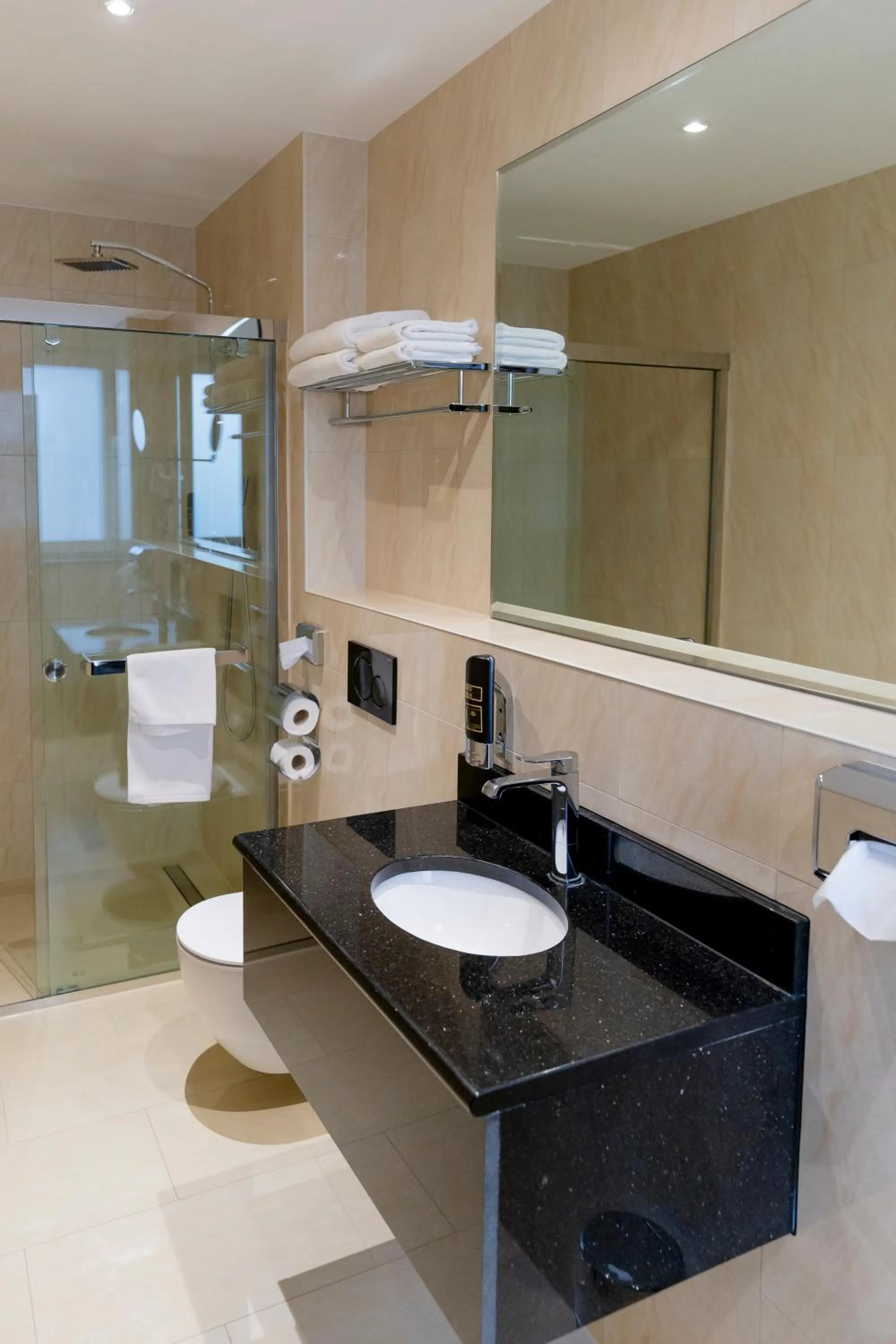 Shower in Palast Hotel