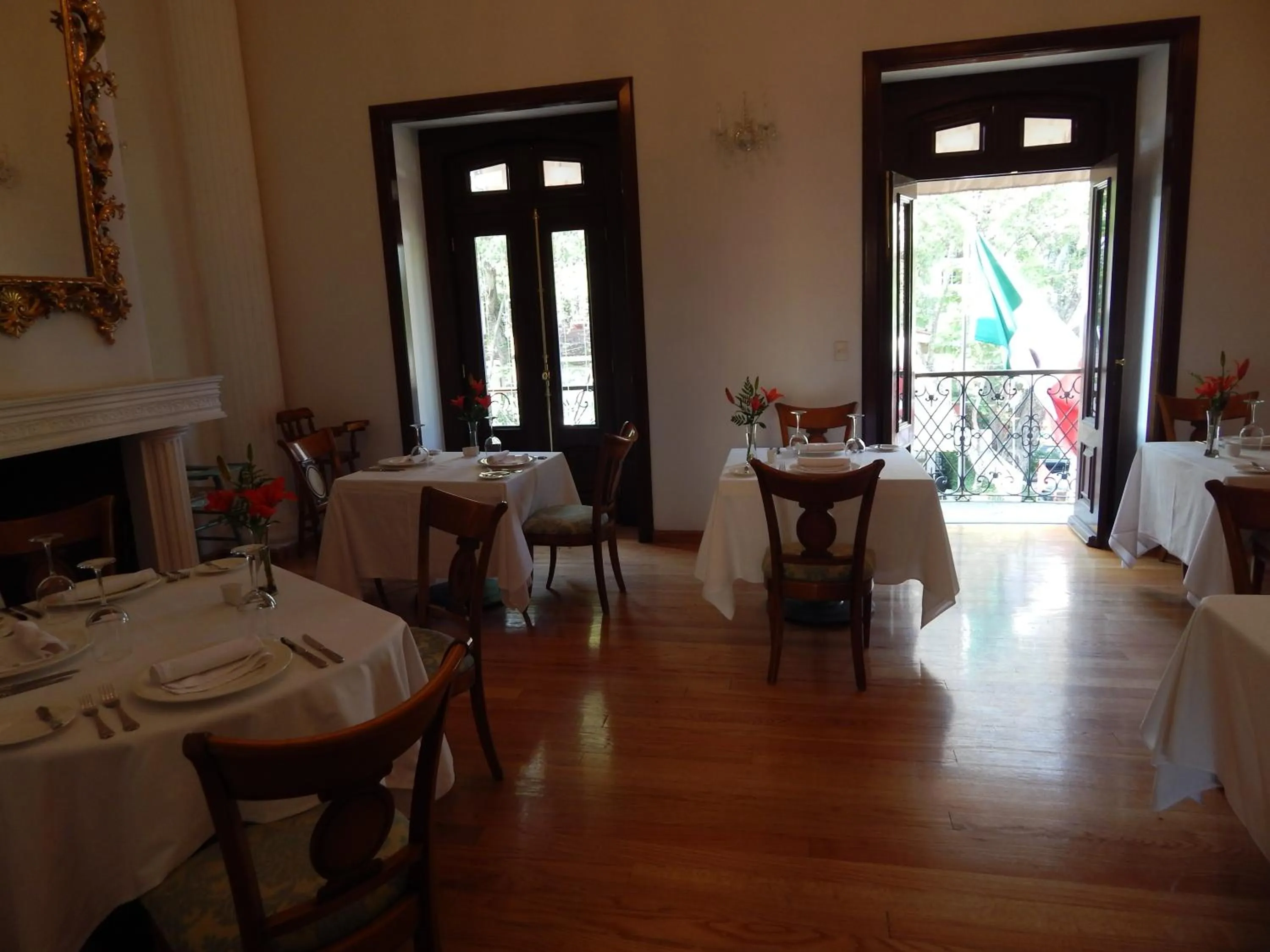 Restaurant/places to eat in Villa Maria Cristina Hotel
