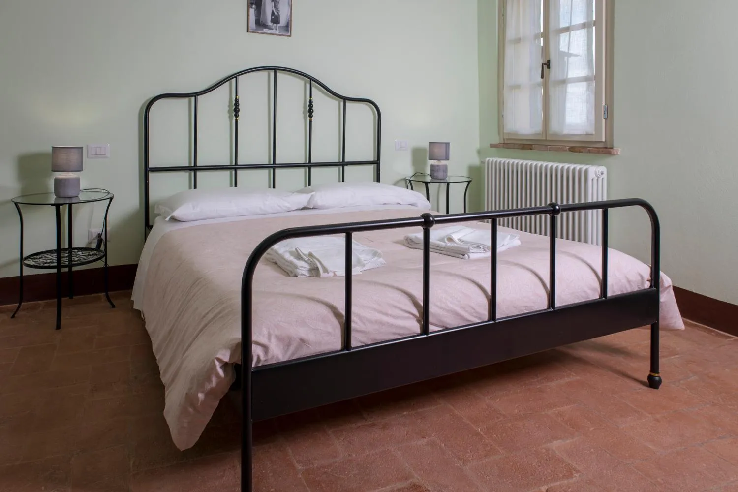 Bedroom, Bed in In Collegiata