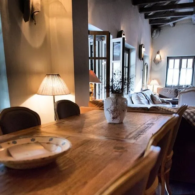 Library in Avragonio