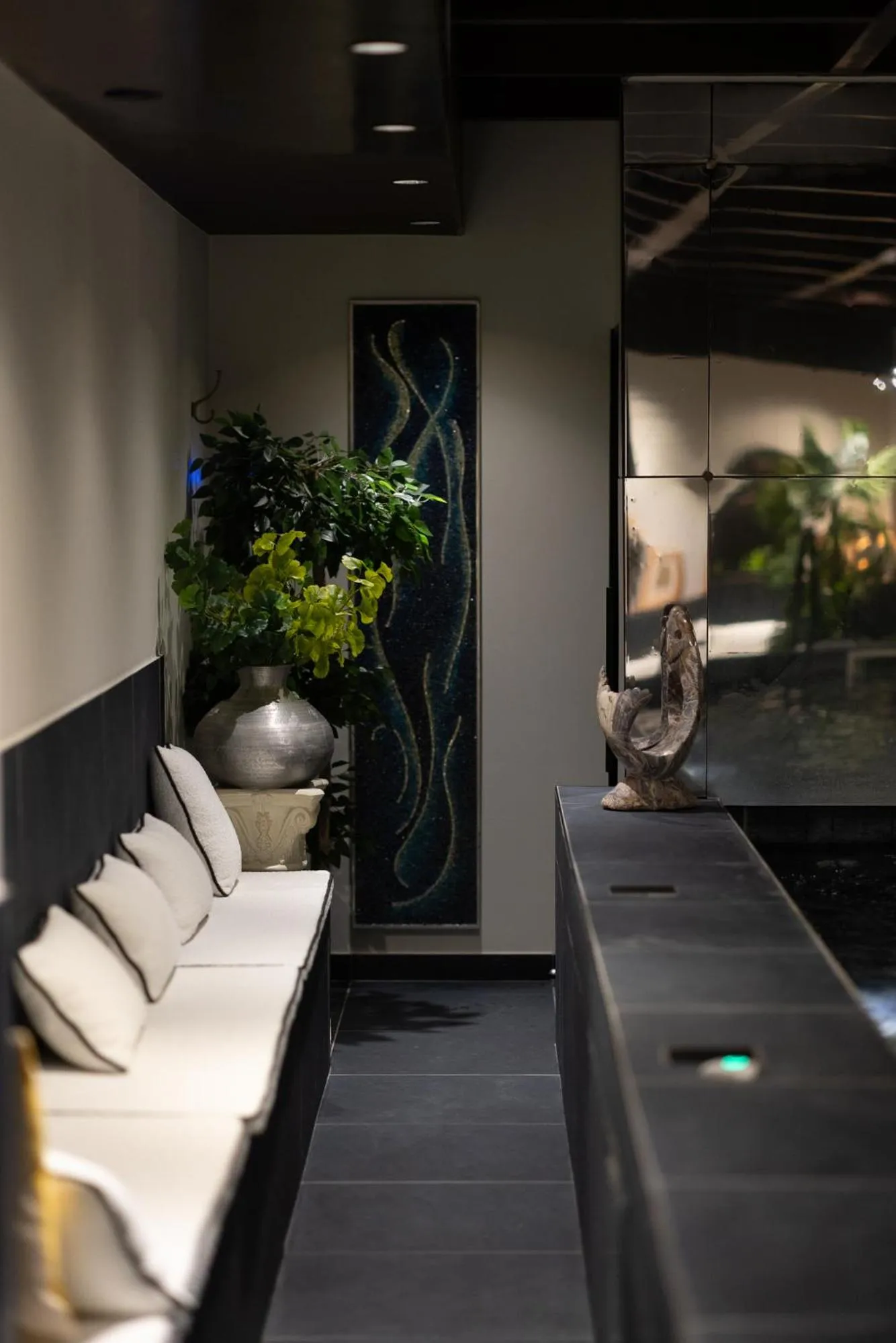 Spa and wellness centre/facilities in Hôtel & SPA Le Chêne Vert