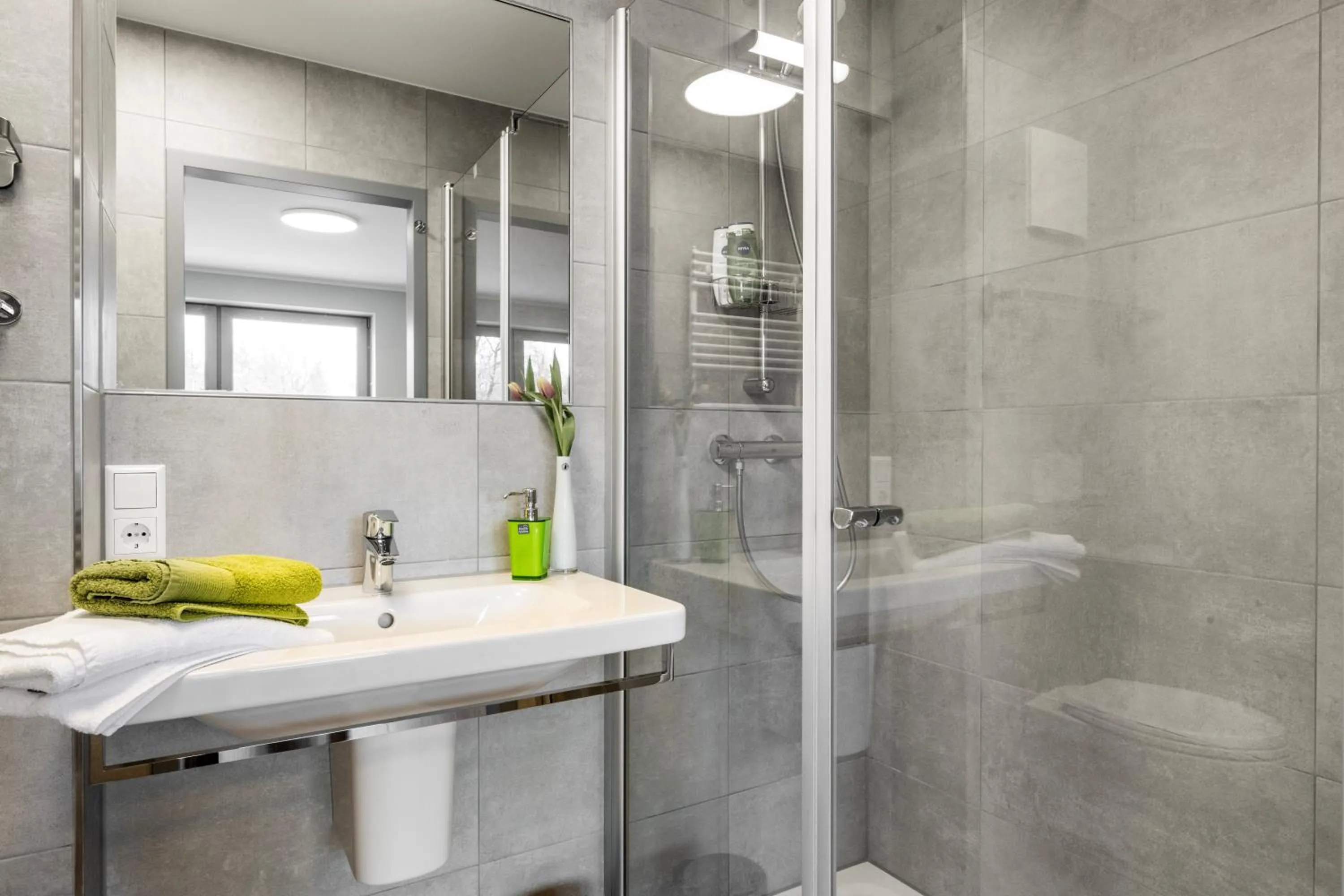 Bathroom in ELLY Hostel